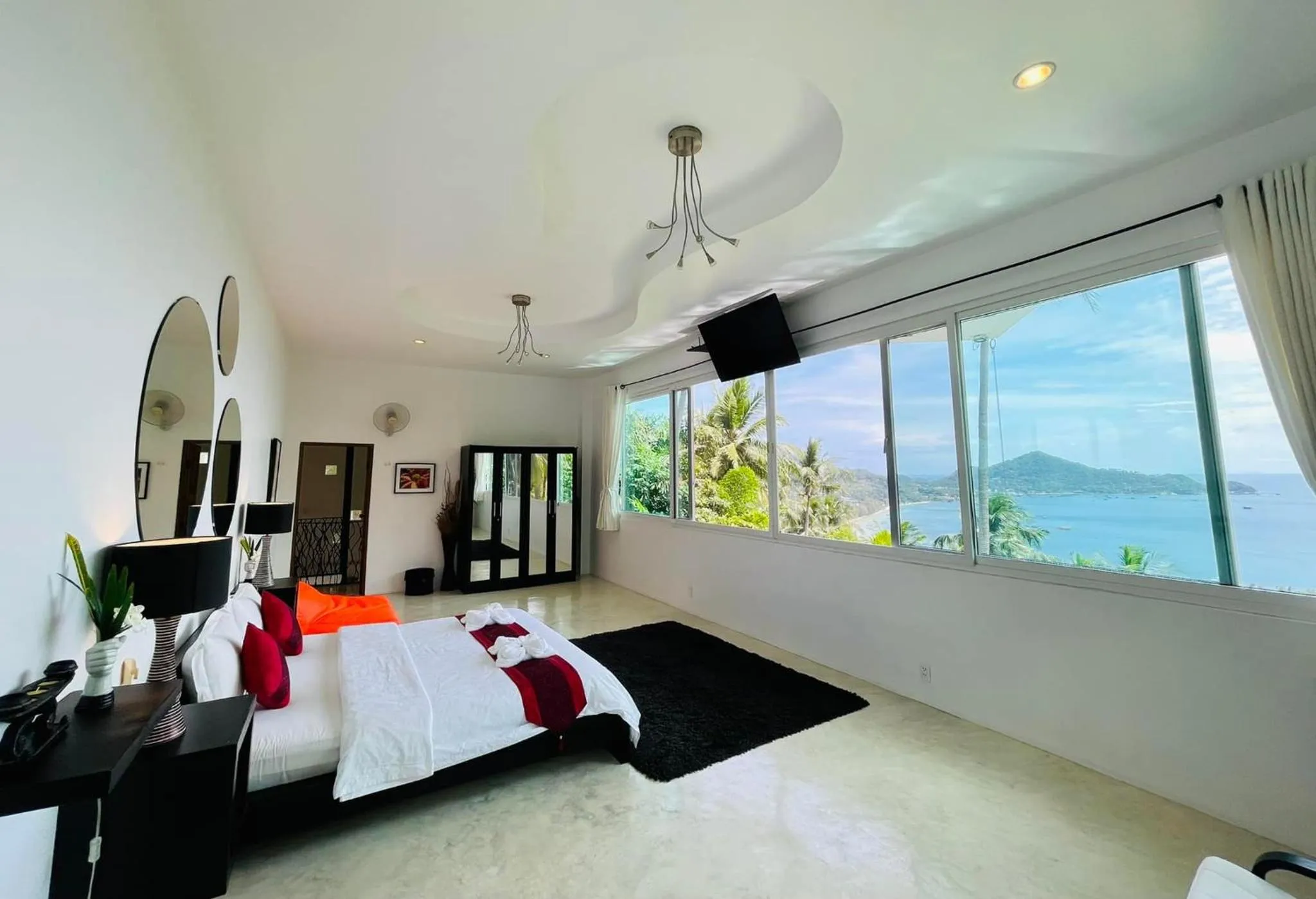 Photo of the whole room, Bed in Monkey Flower Villas