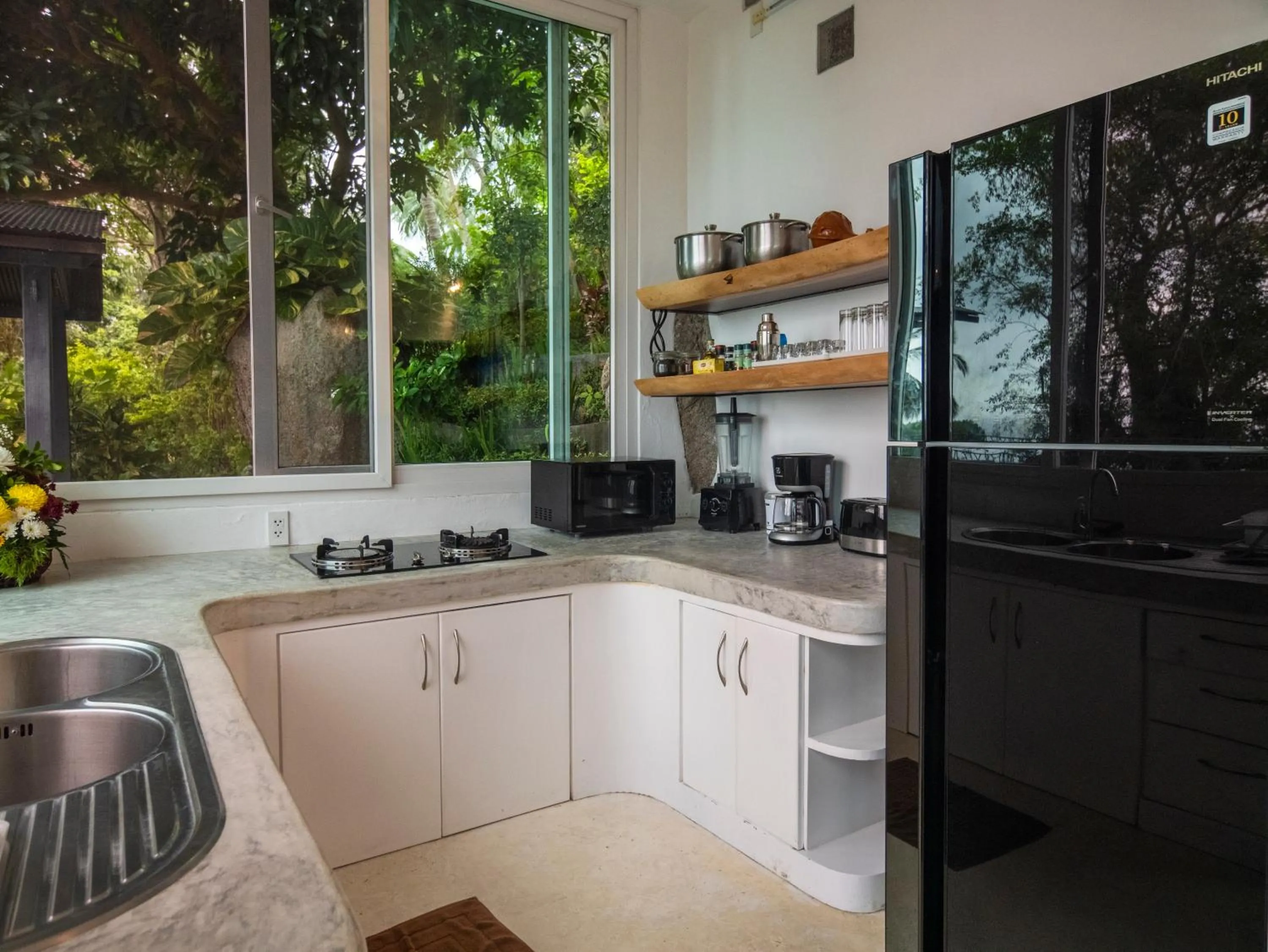 Coffee/tea facilities in Monkey Flower Villas