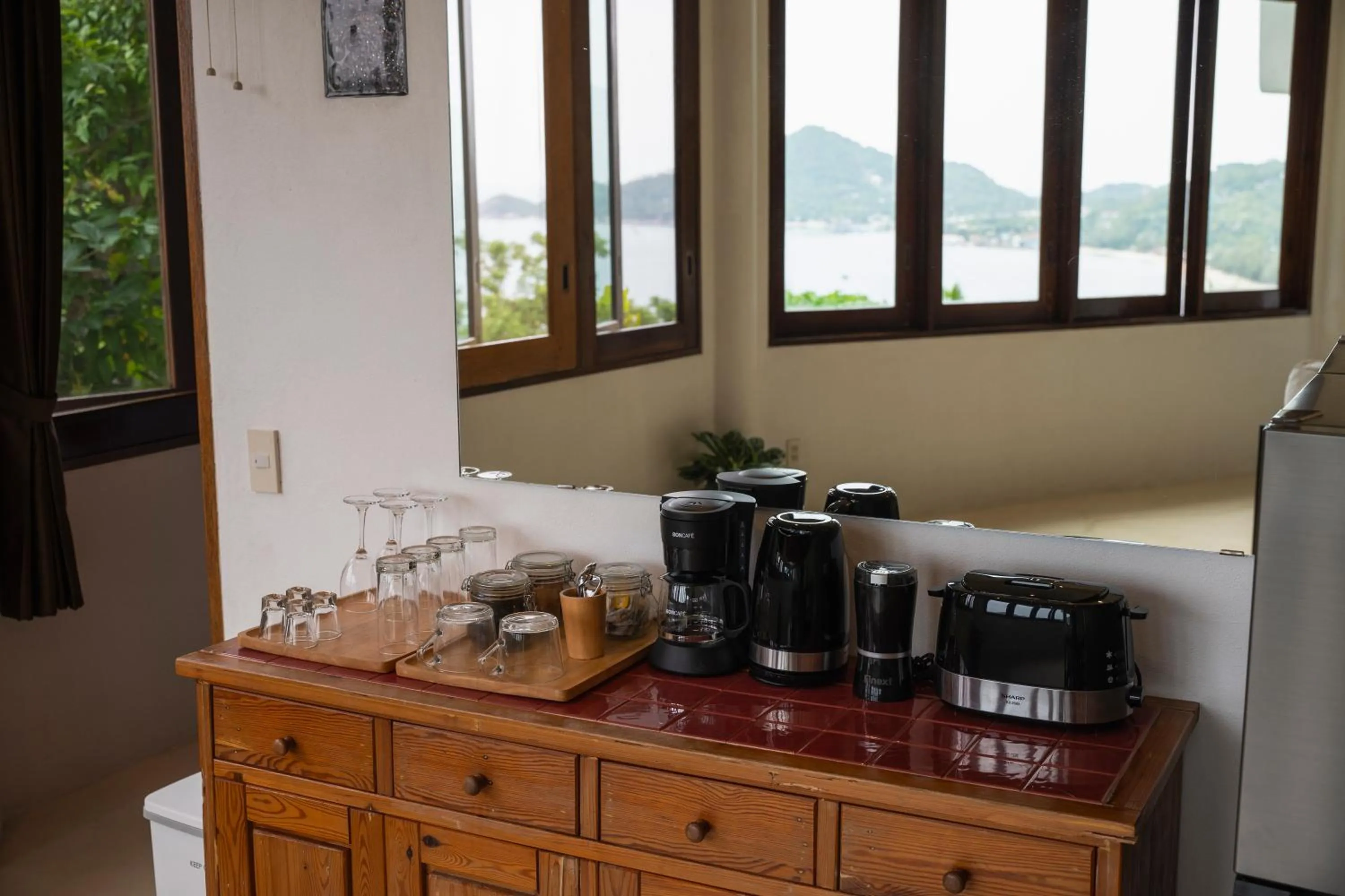 Coffee/tea facilities in Monkey Flower Villas