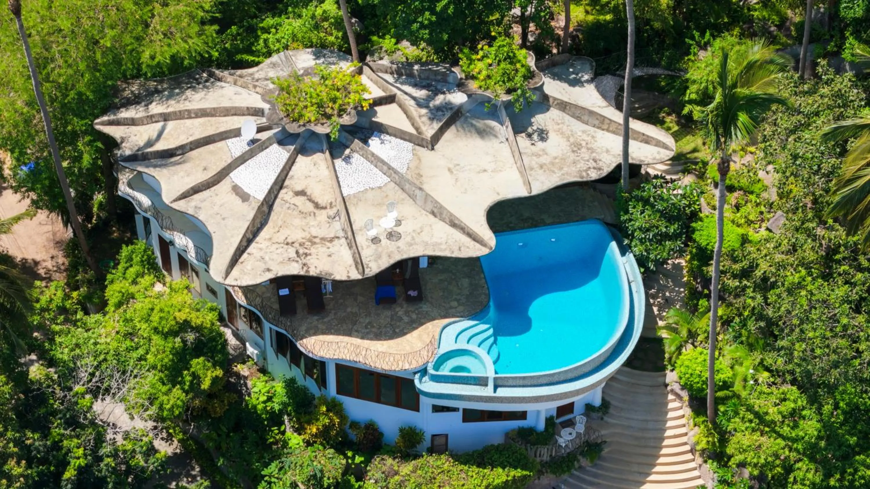 Day in Monkey Flower Villas