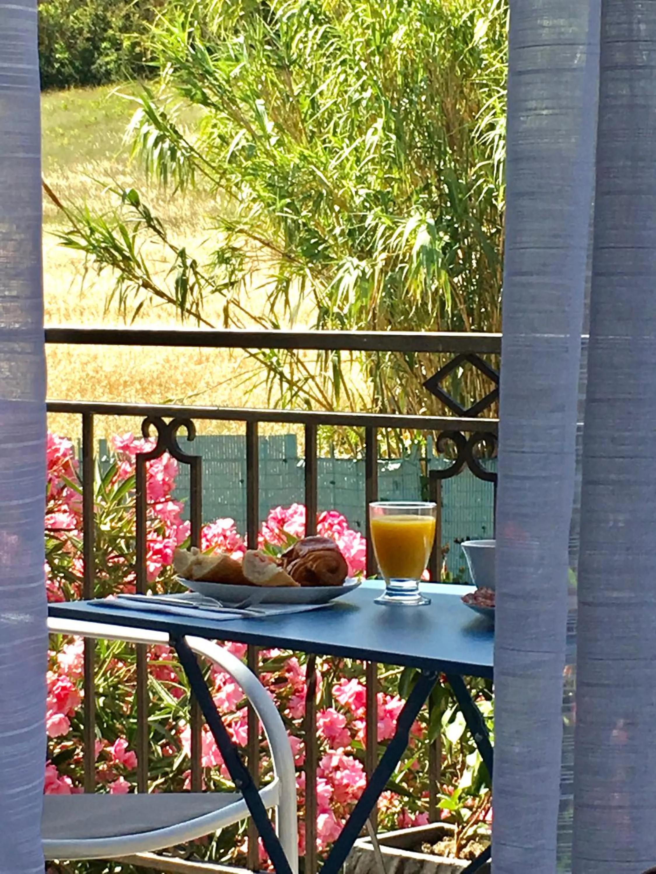 Continental breakfast in MAISON MIGNARDISE - Cité