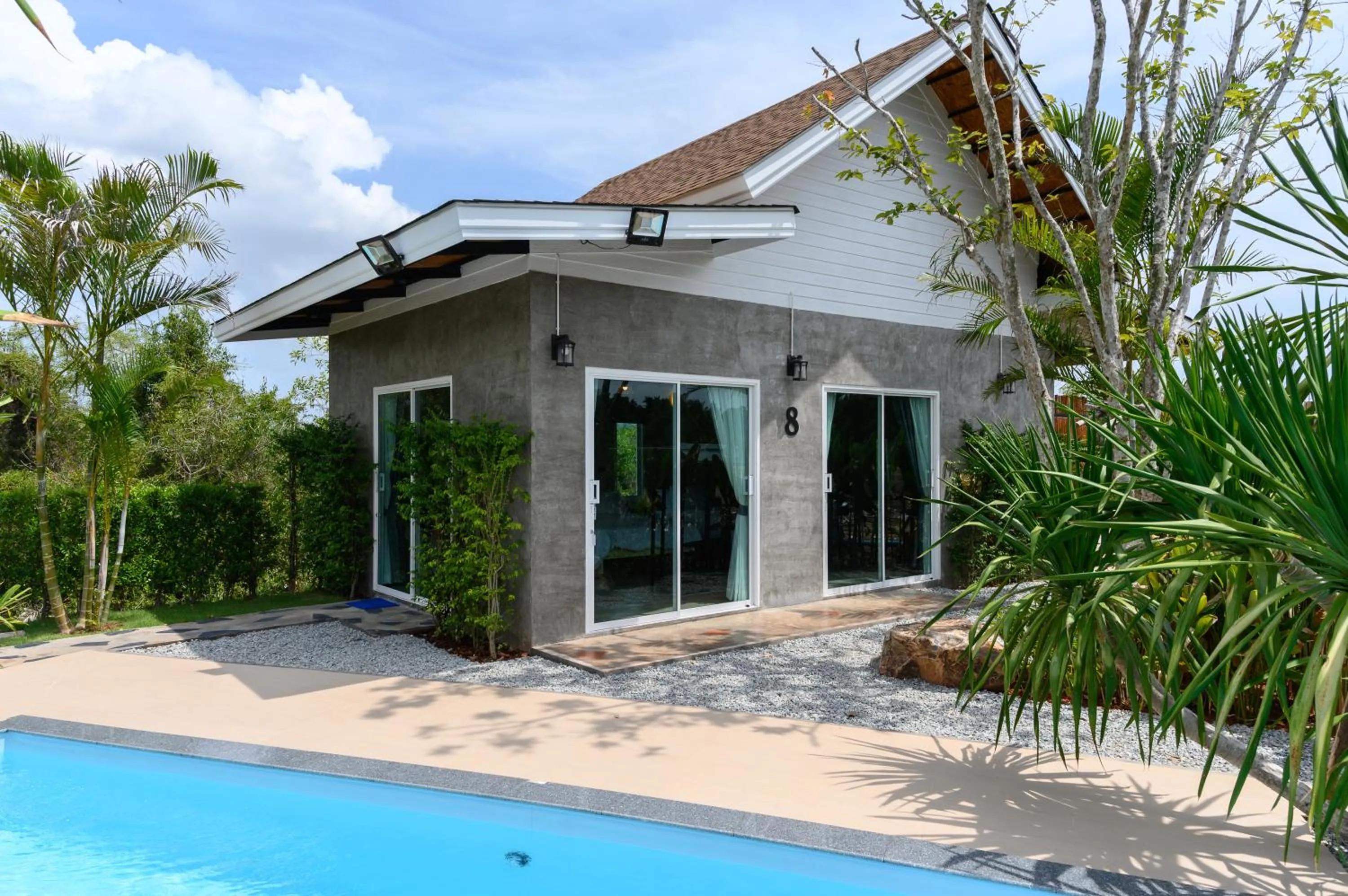 Pool view in Loftpical Resort