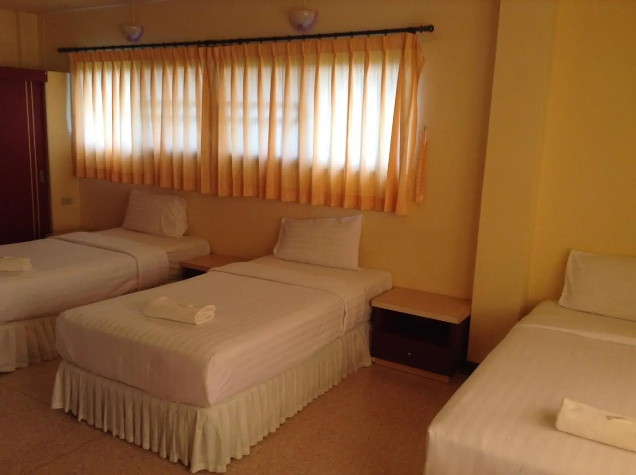 Superior Triple Room in Srisomthai Hotel Superior Triple Room in Srisomthai Hotel
