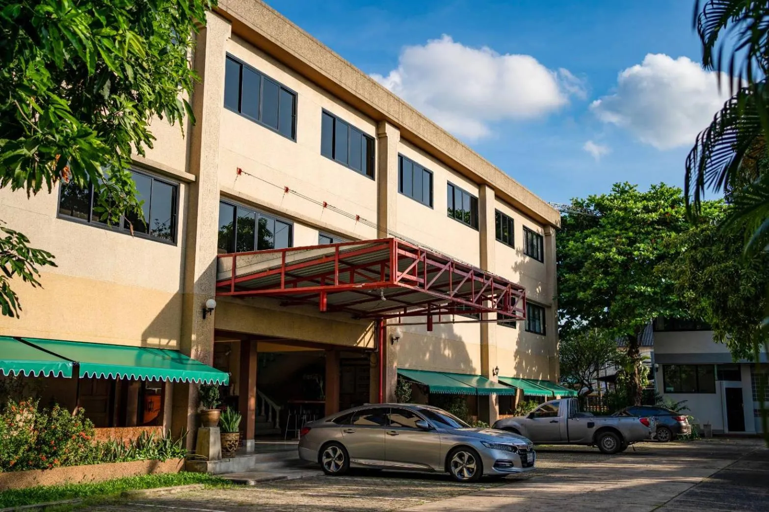 Property building in Srisomthai Hotel