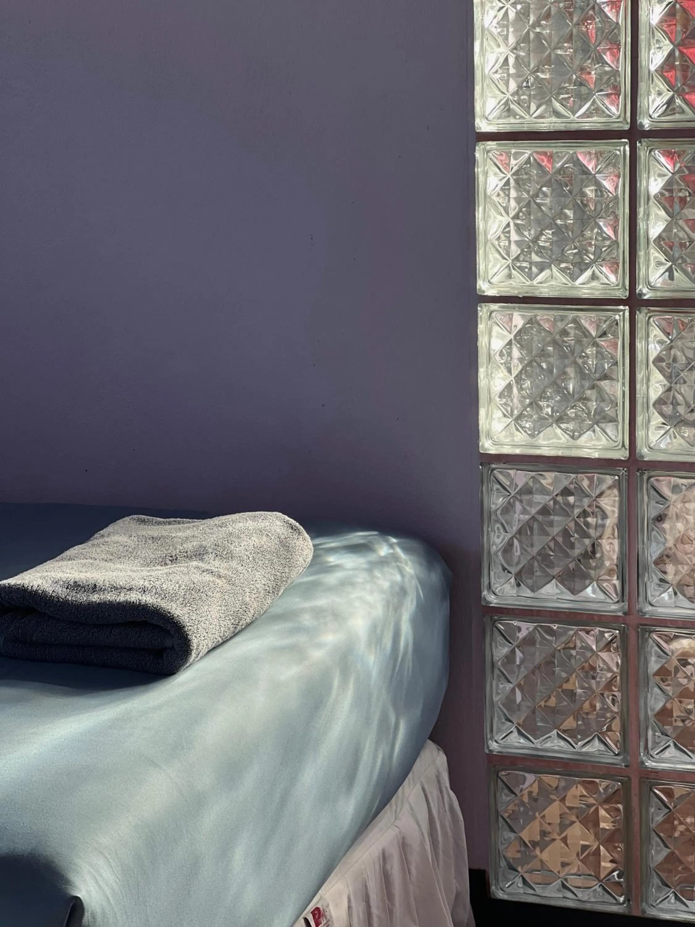 Photo of the whole room, Bed in Srisomthai Hotel