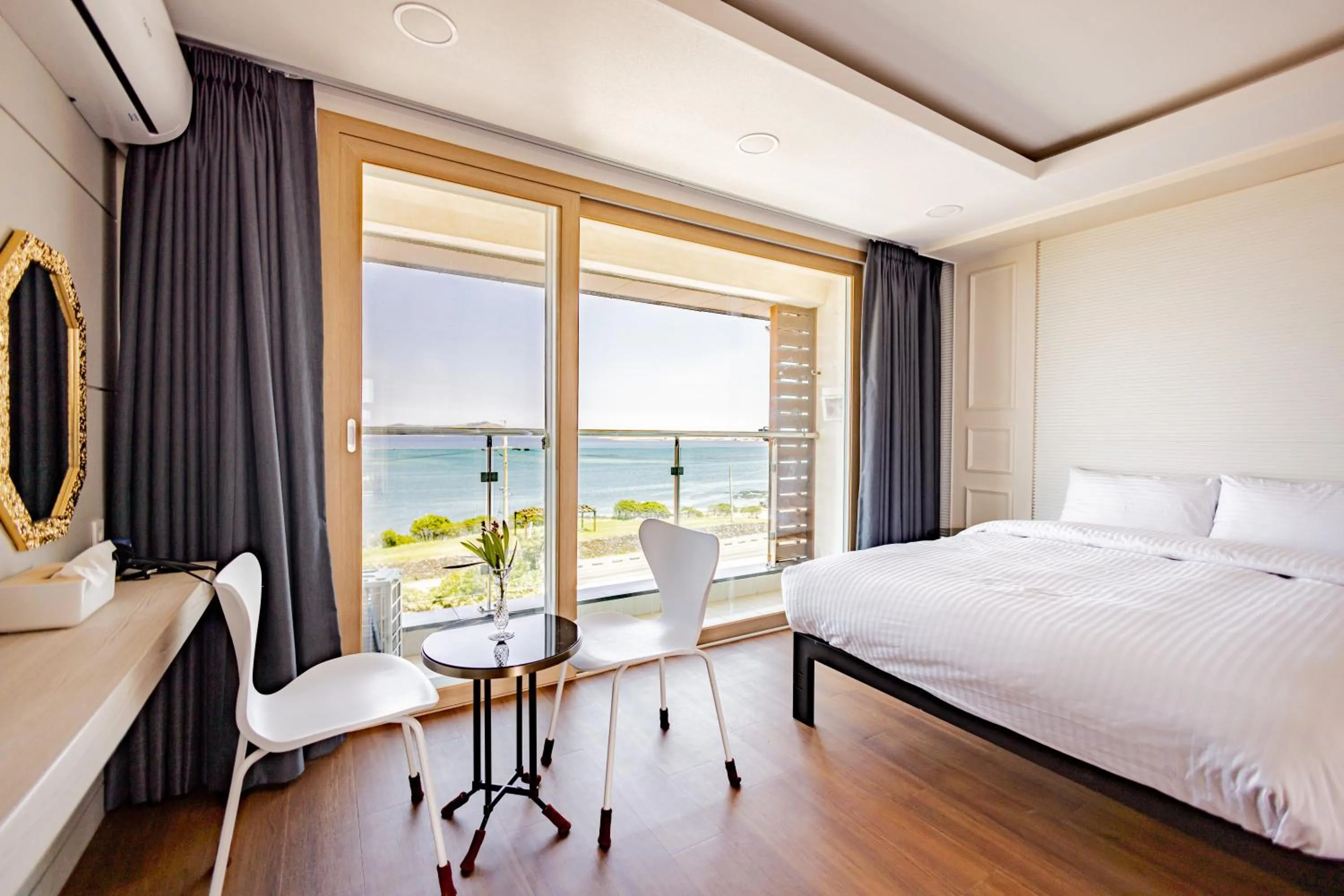 Bed in Jeju Arumdaun Resort