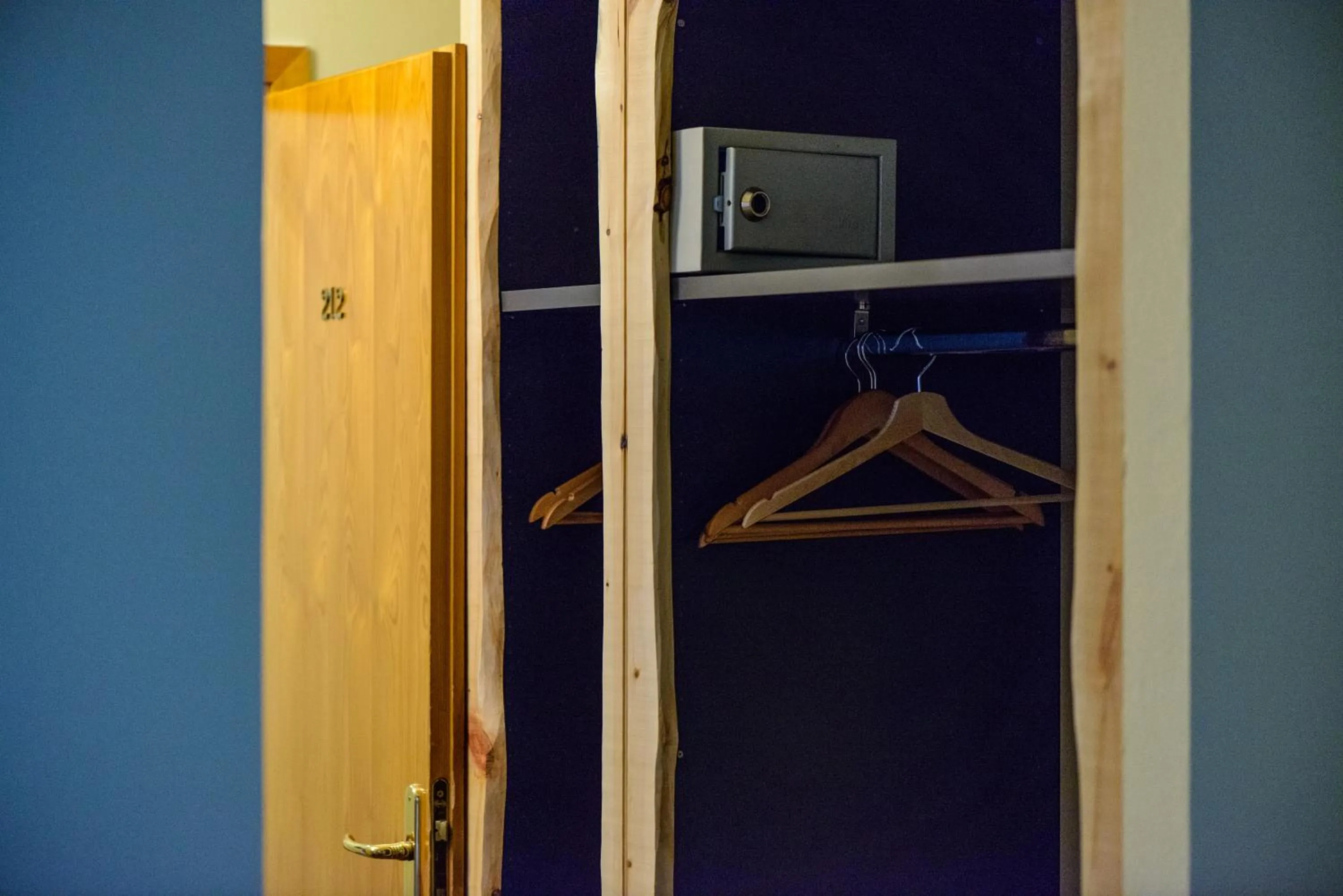 wardrobe in Park Hotel Faloria