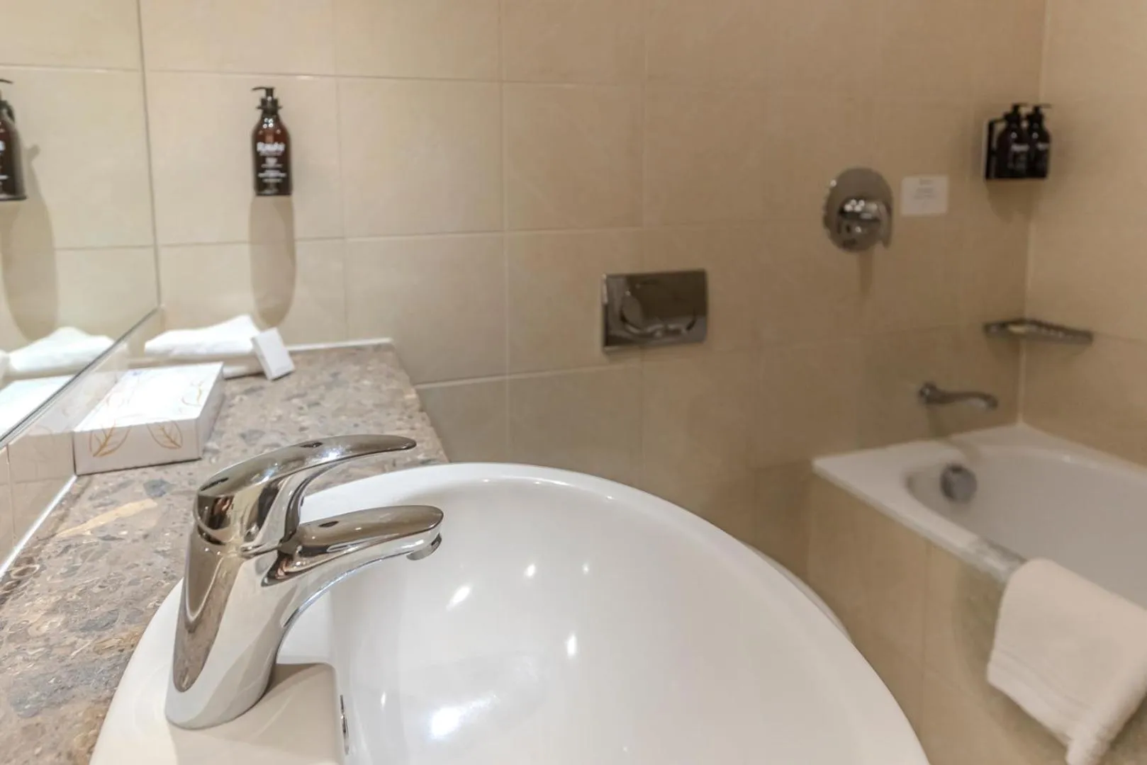 Bathroom in Kingsgate Hotel Te Anau