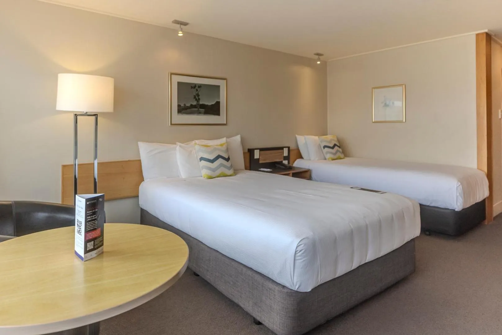 Bed in Kingsgate Hotel Te Anau