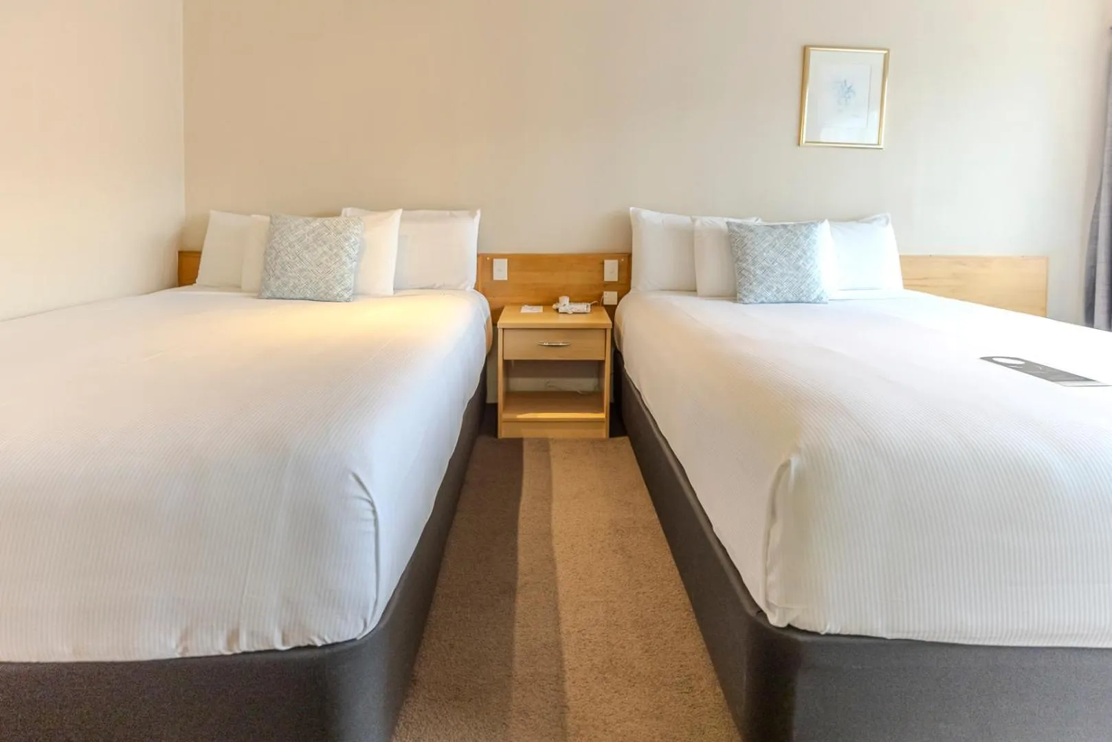 Bed in Kingsgate Hotel Te Anau