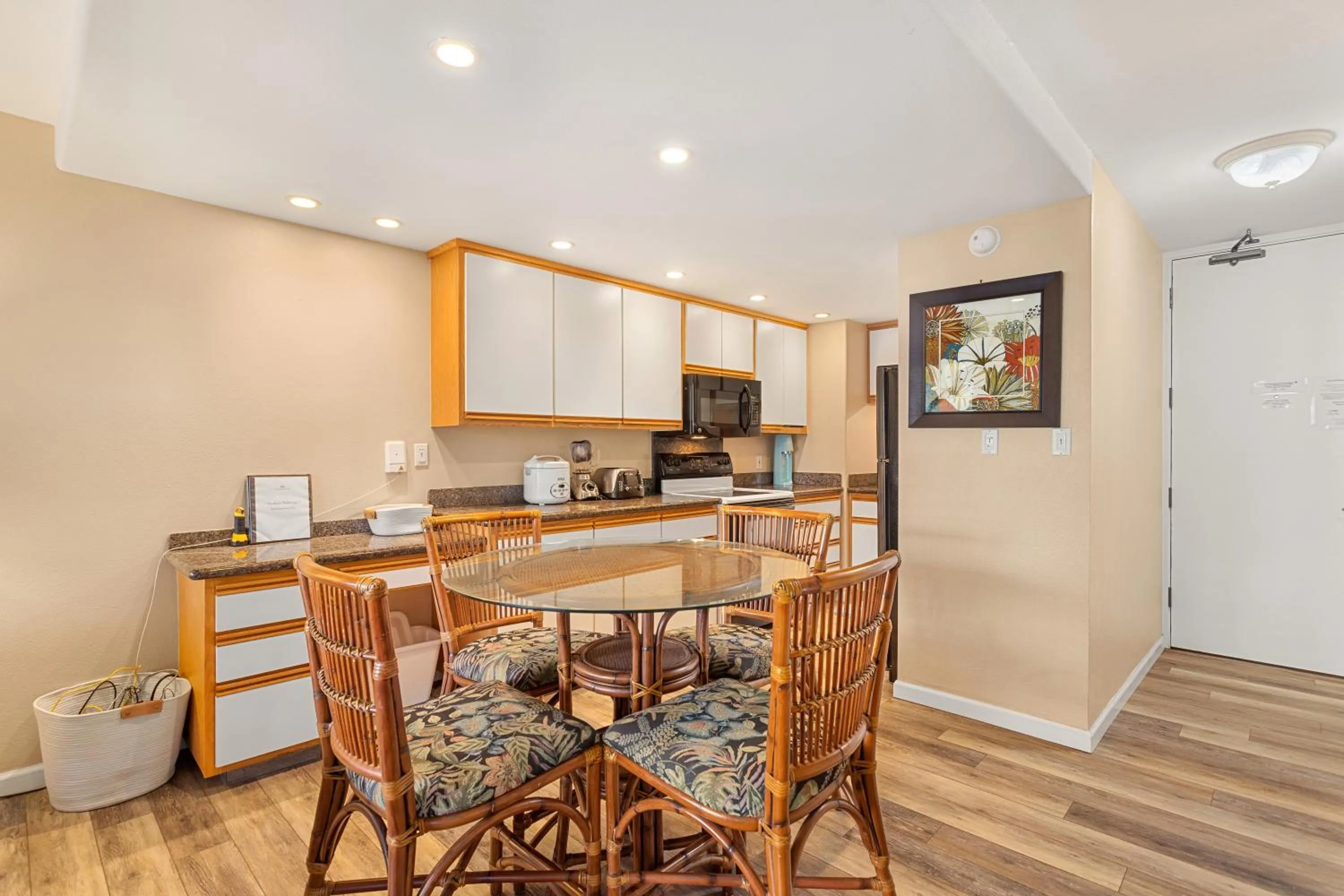 Kitchen or kitchenette in Kauhale Makai 535