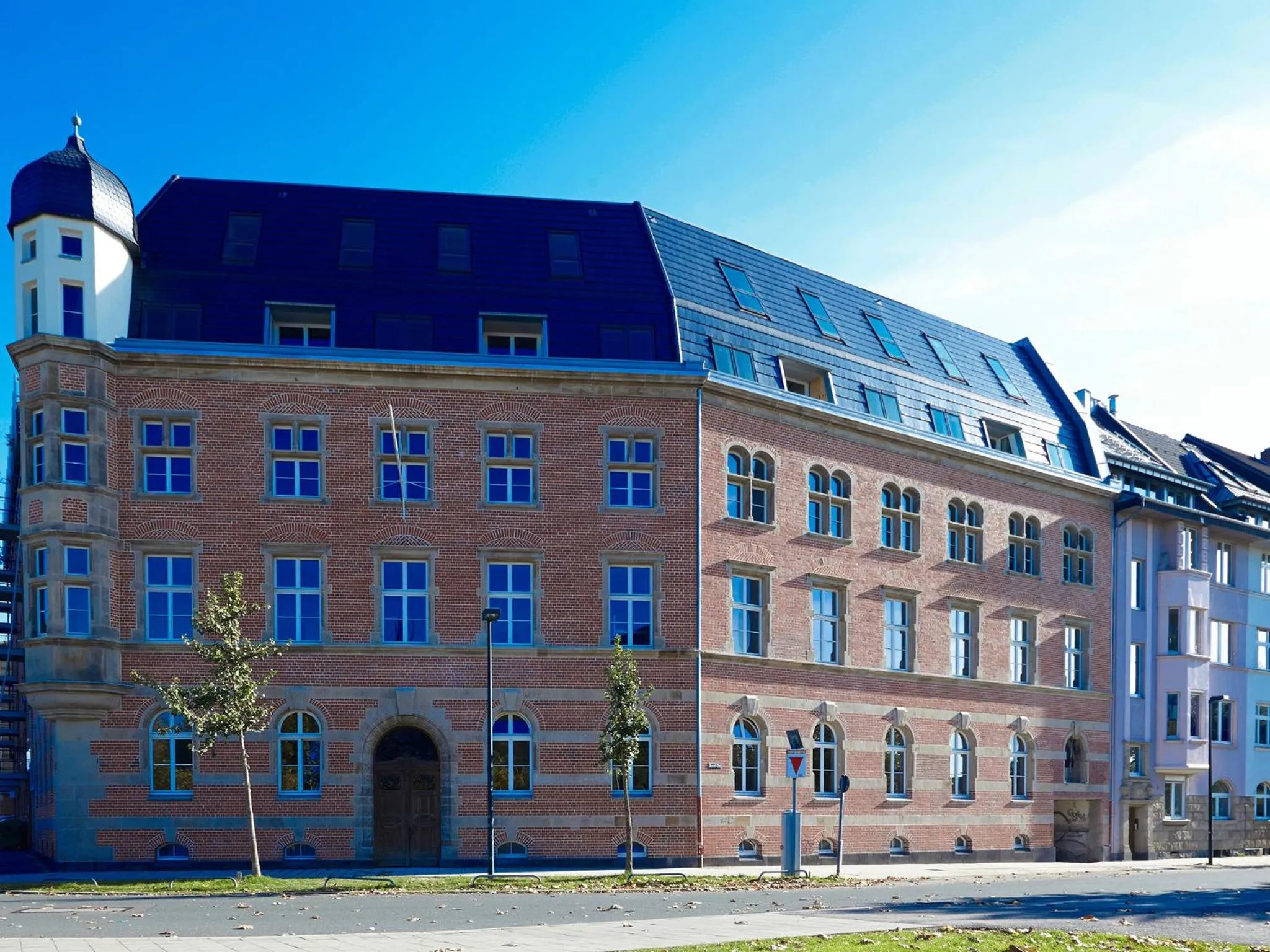 Facade/entrance in The Red Apartments