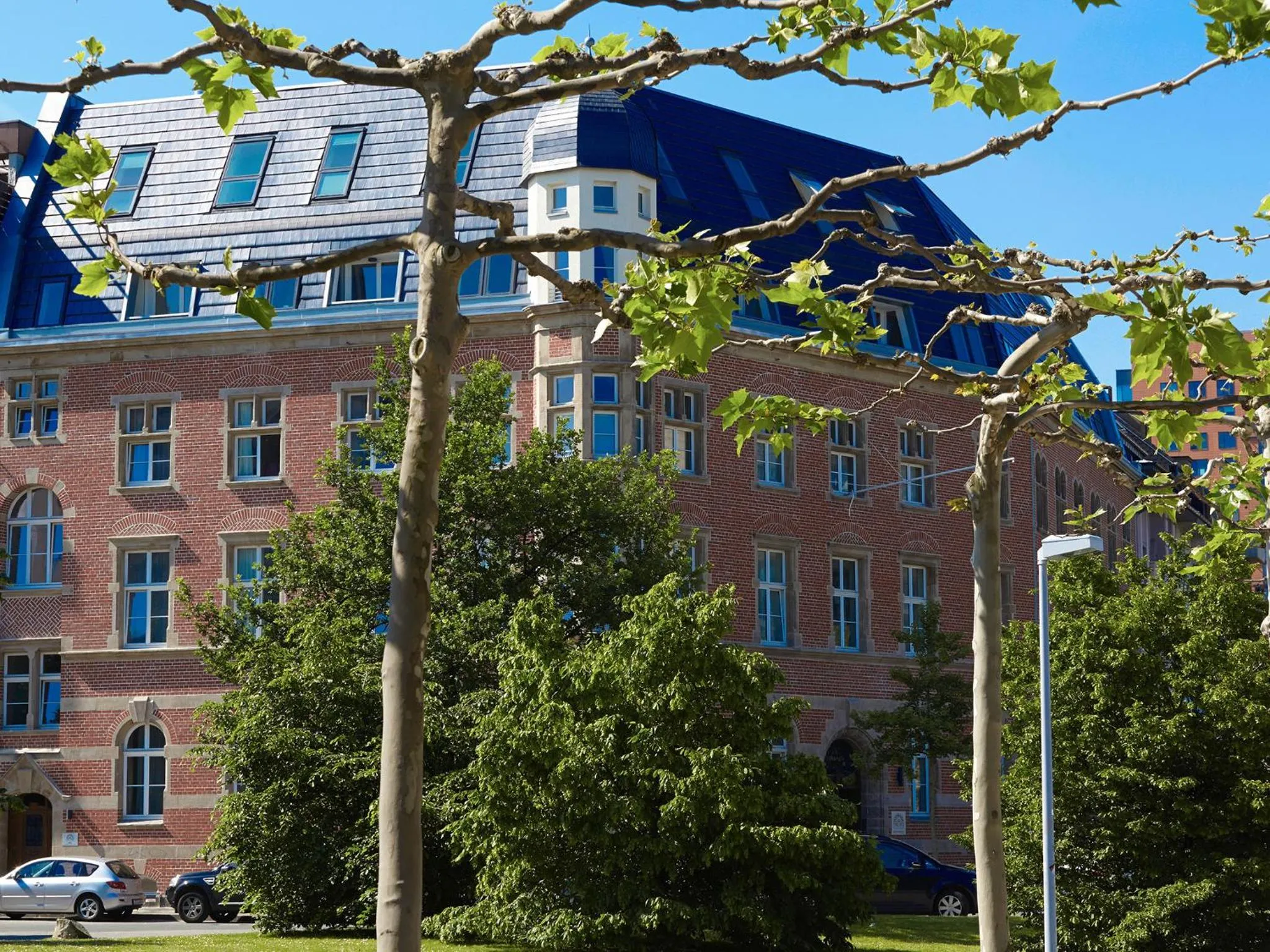 Facade/entrance in The Red Apartments