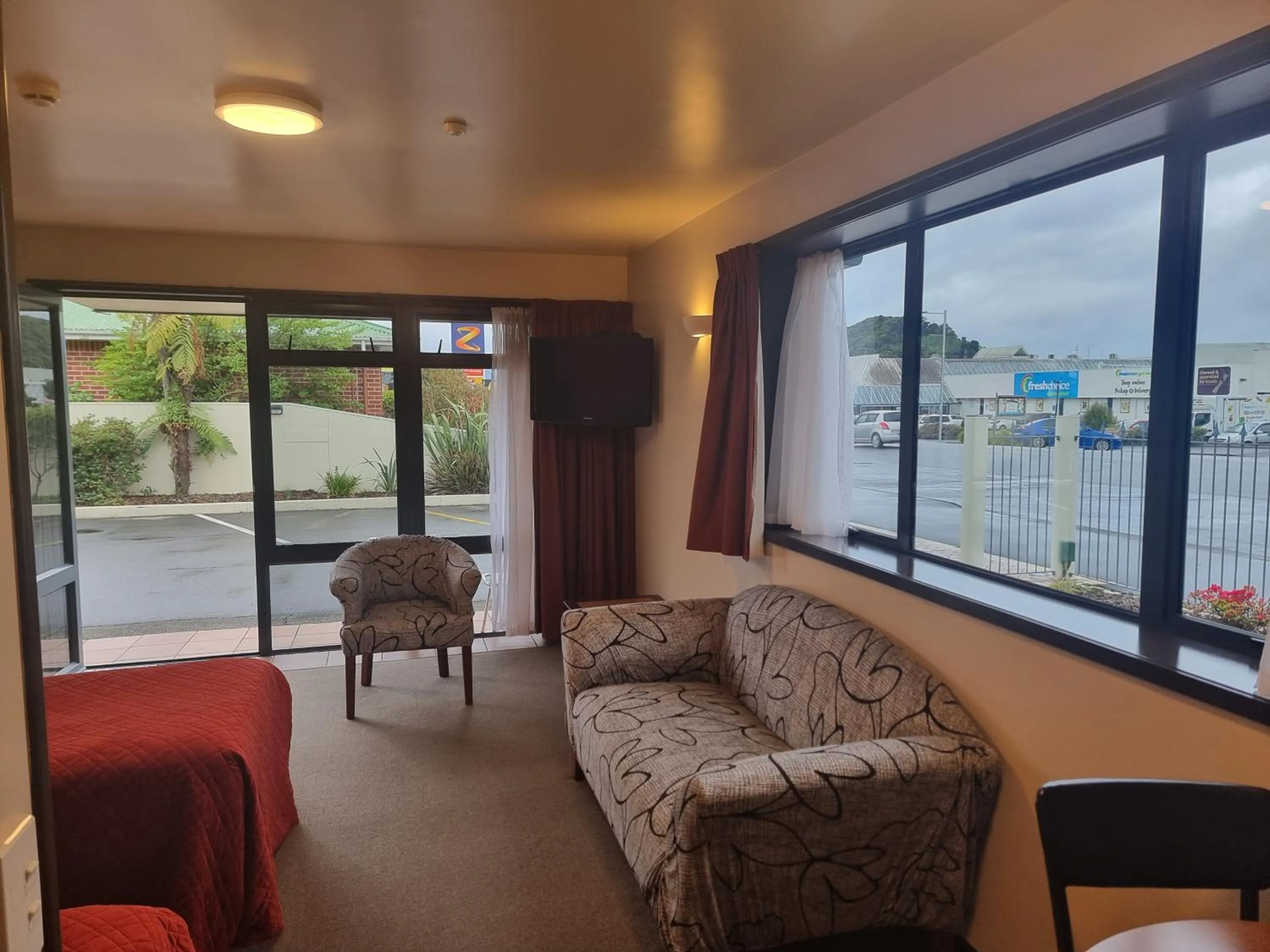 View (from property/room) in Broadway Motel