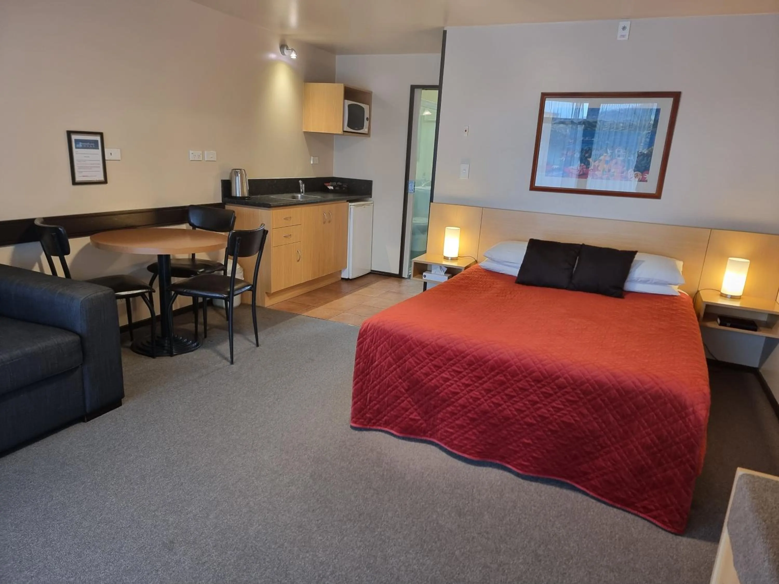 Bed in Broadway Motel