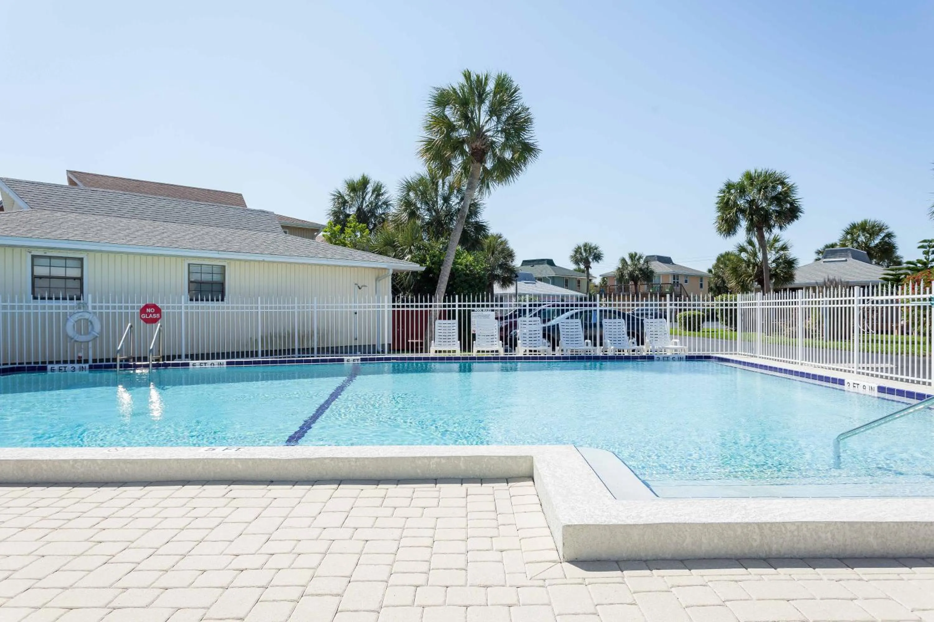 Swimming pool in Sea Urchin 39