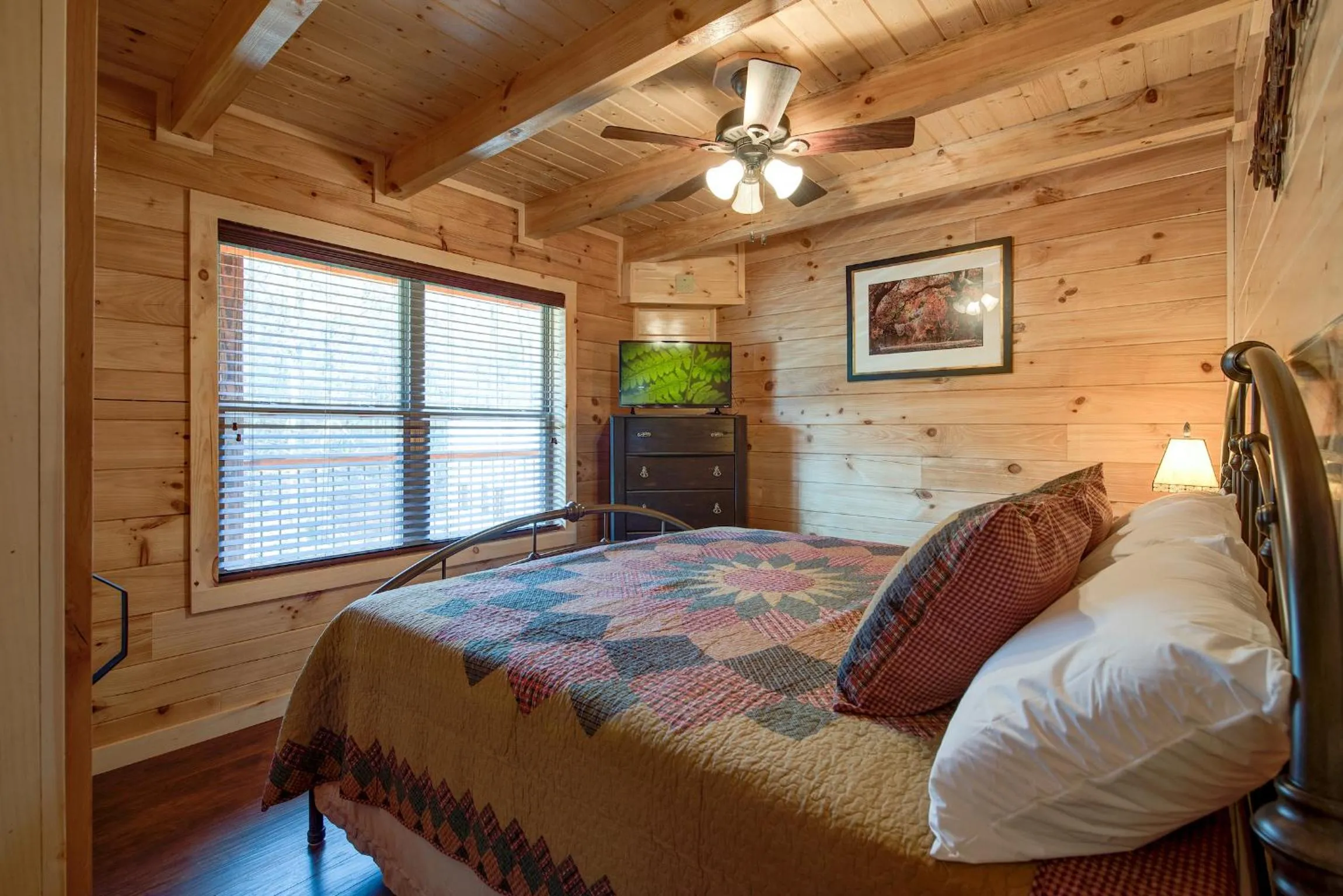 Bedroom, Bed in Woodland Escape