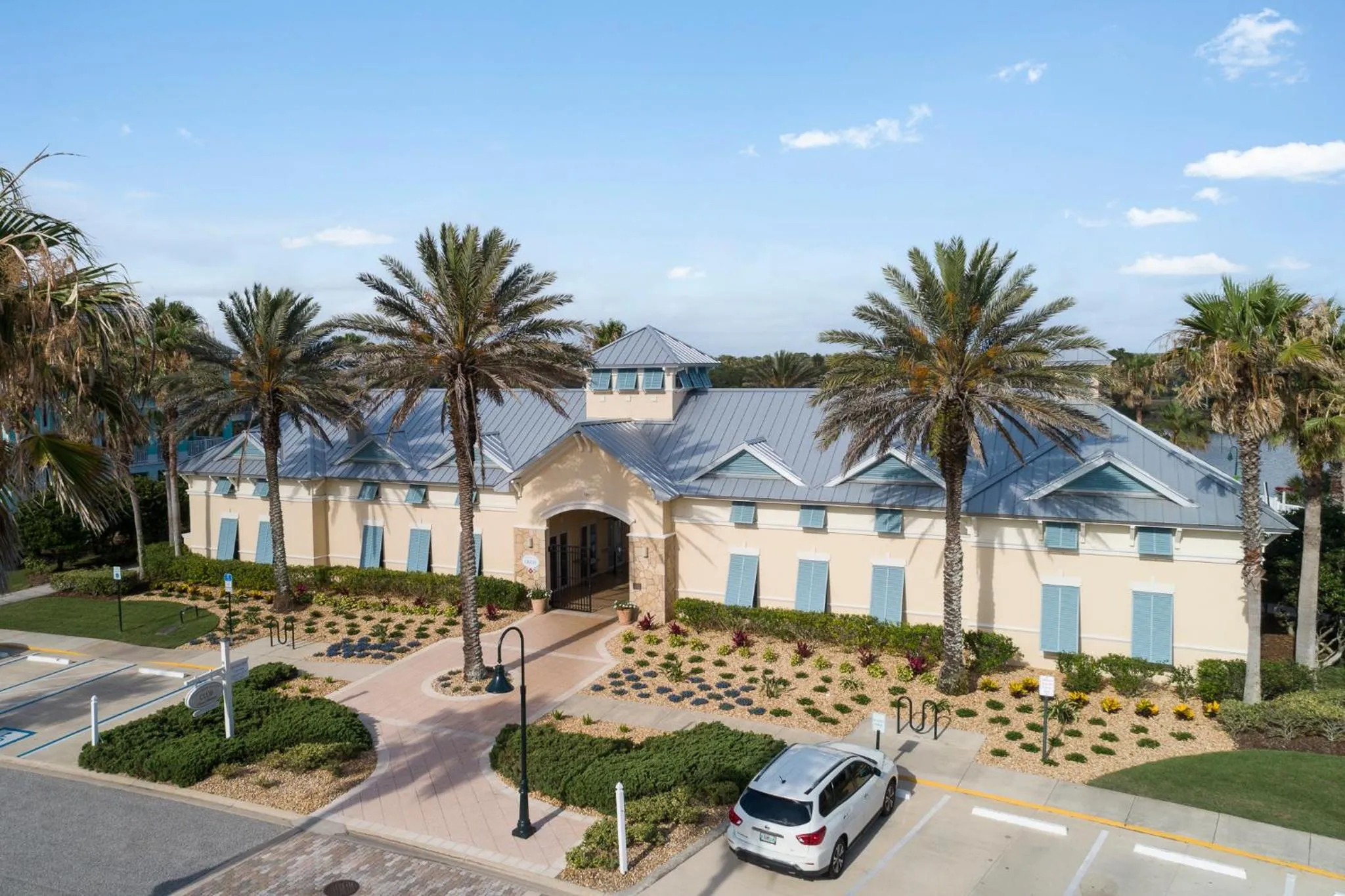 Property building in 933 Cinnamon Beach