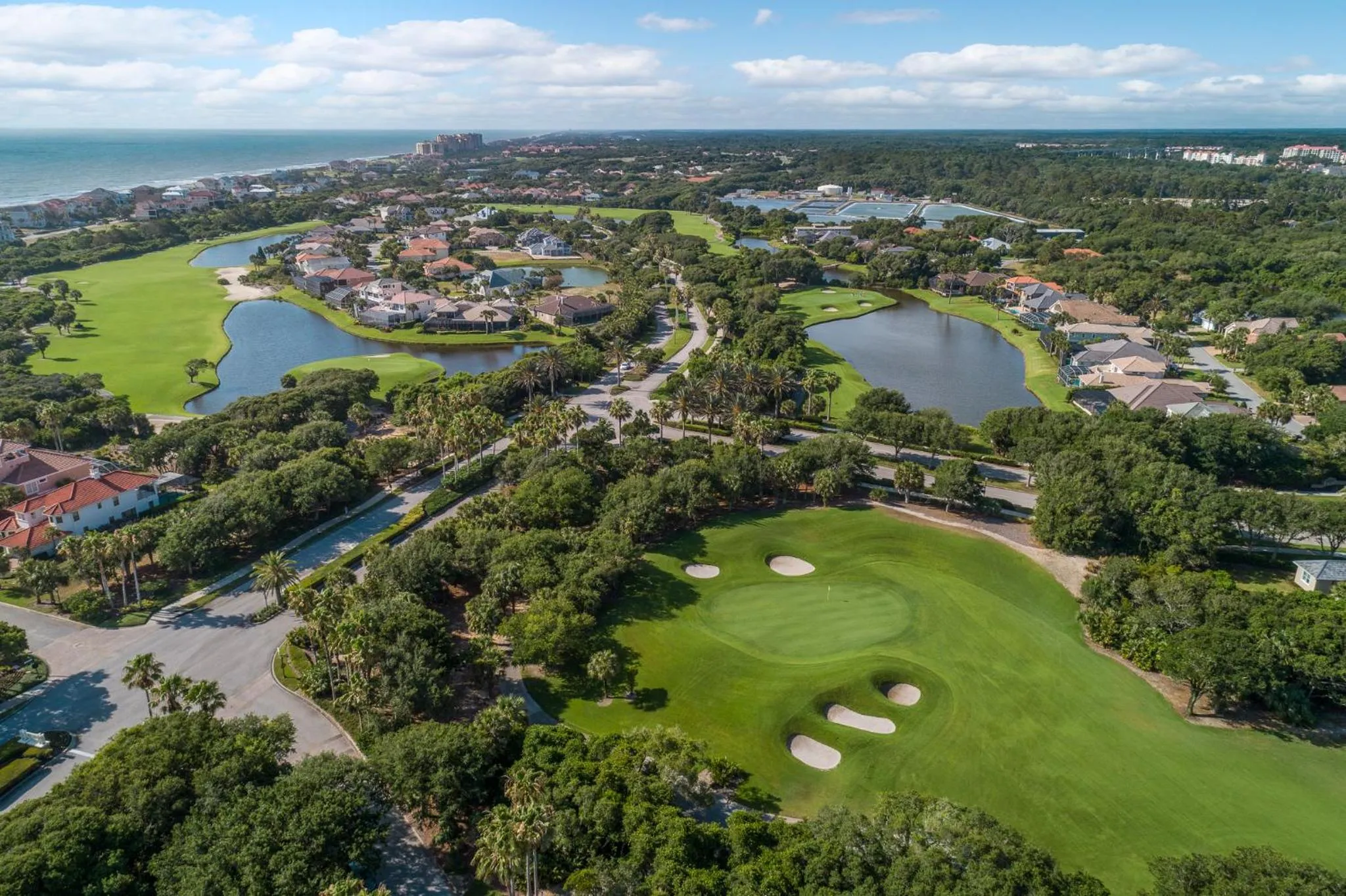 Property building in 933 Cinnamon Beach