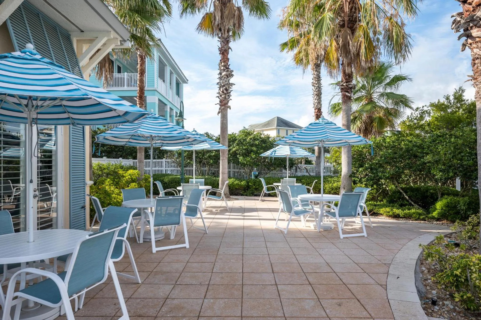 Property building in 933 Cinnamon Beach