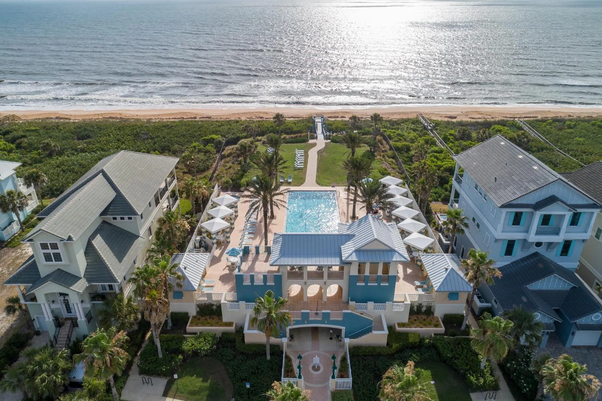 Property building in 933 Cinnamon Beach