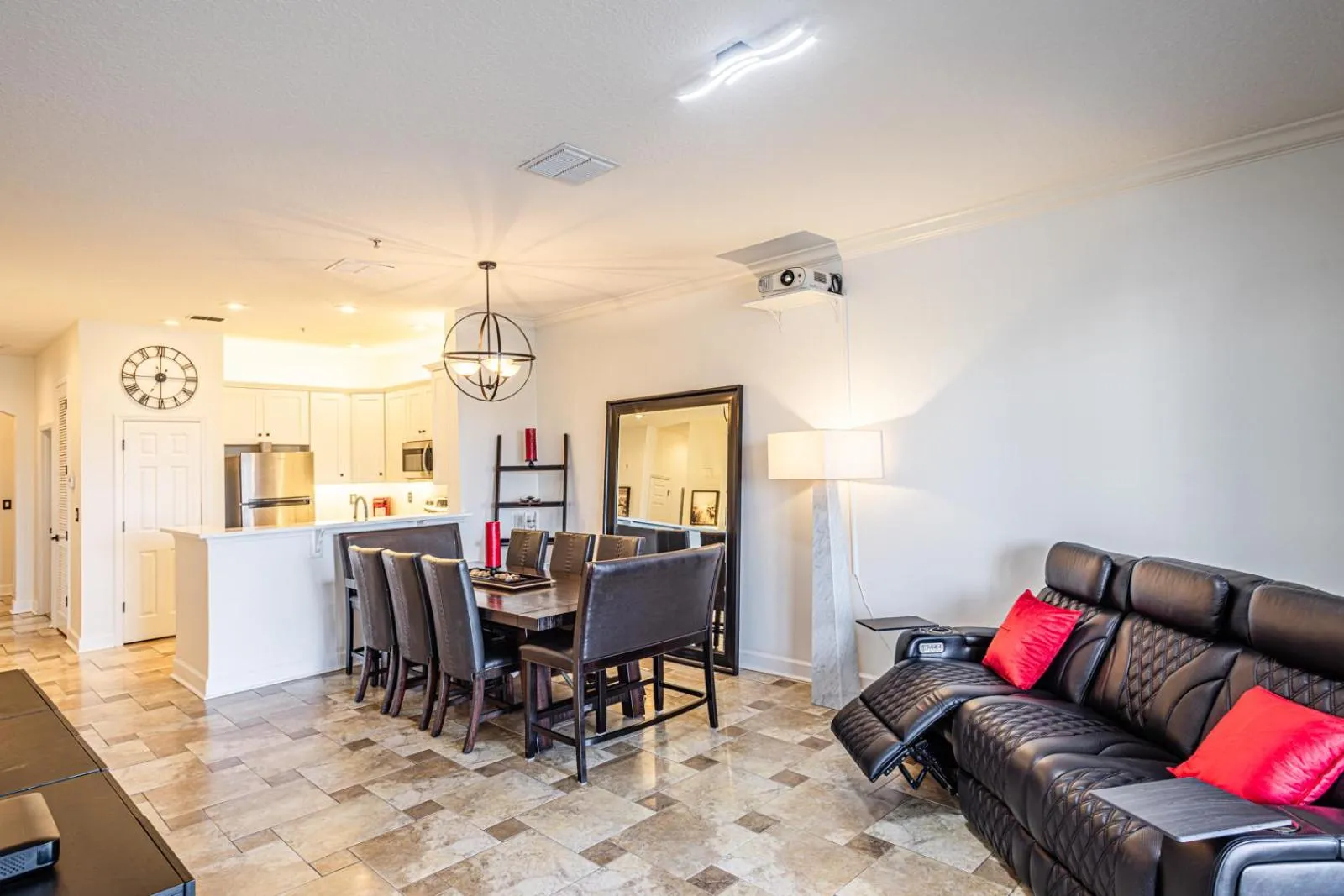 TV and multimedia in 933 Cinnamon Beach