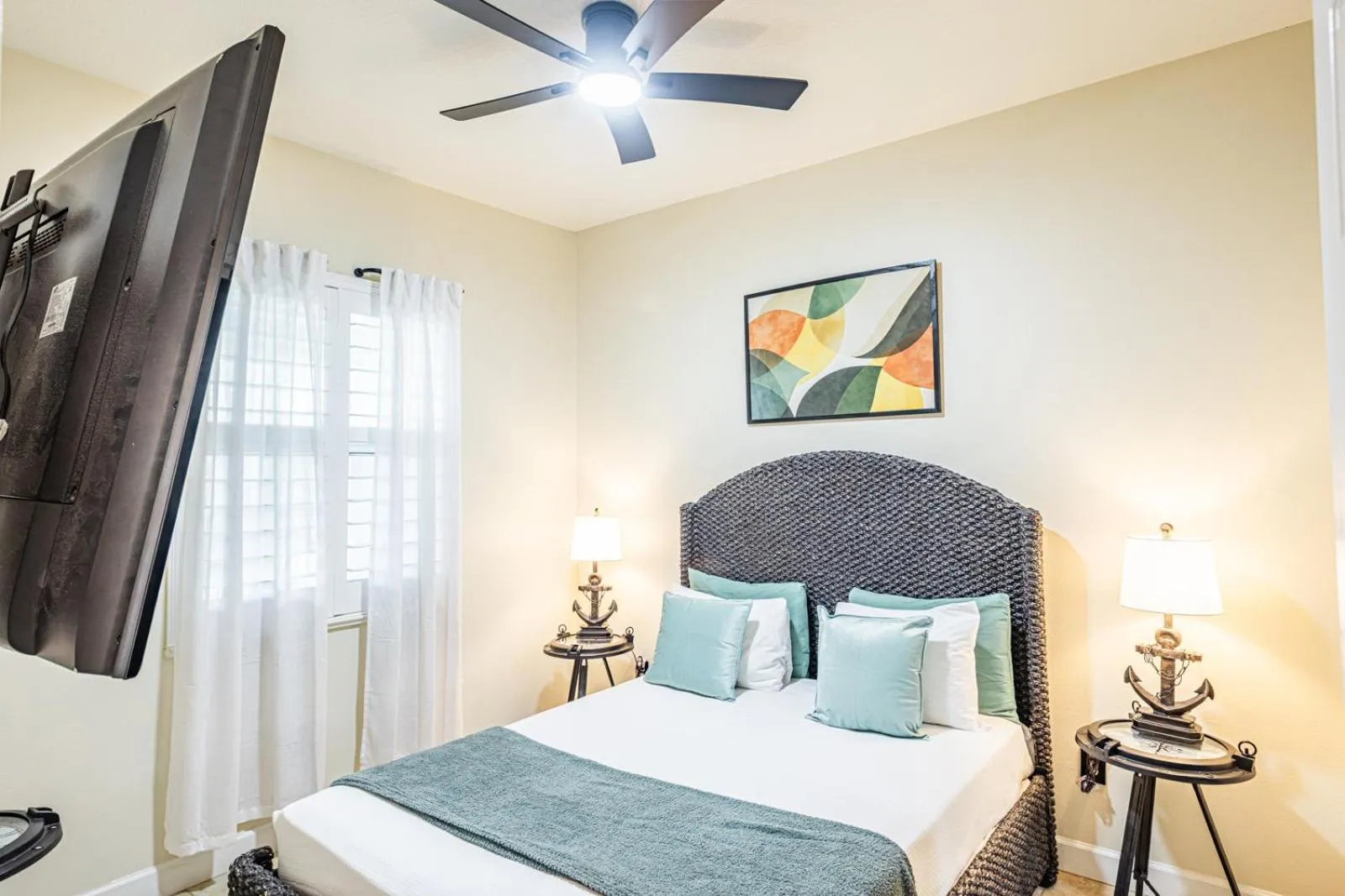 Bed in 933 Cinnamon Beach