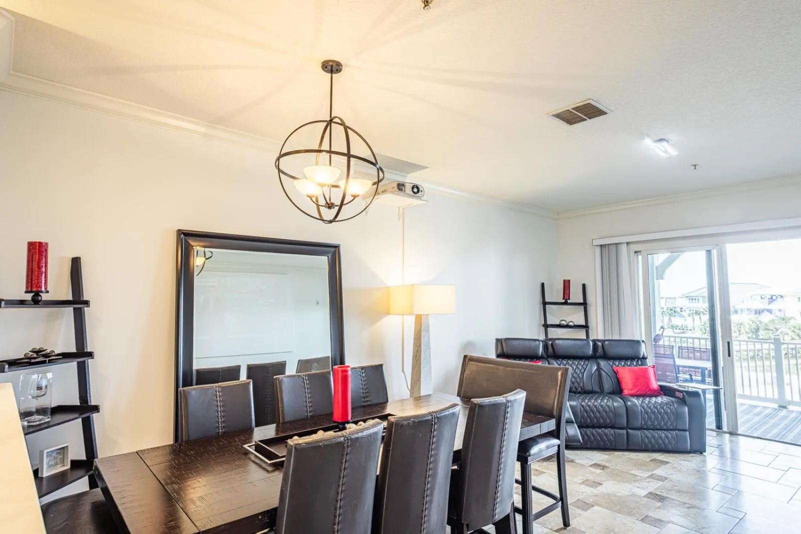 Day in 933 Cinnamon Beach