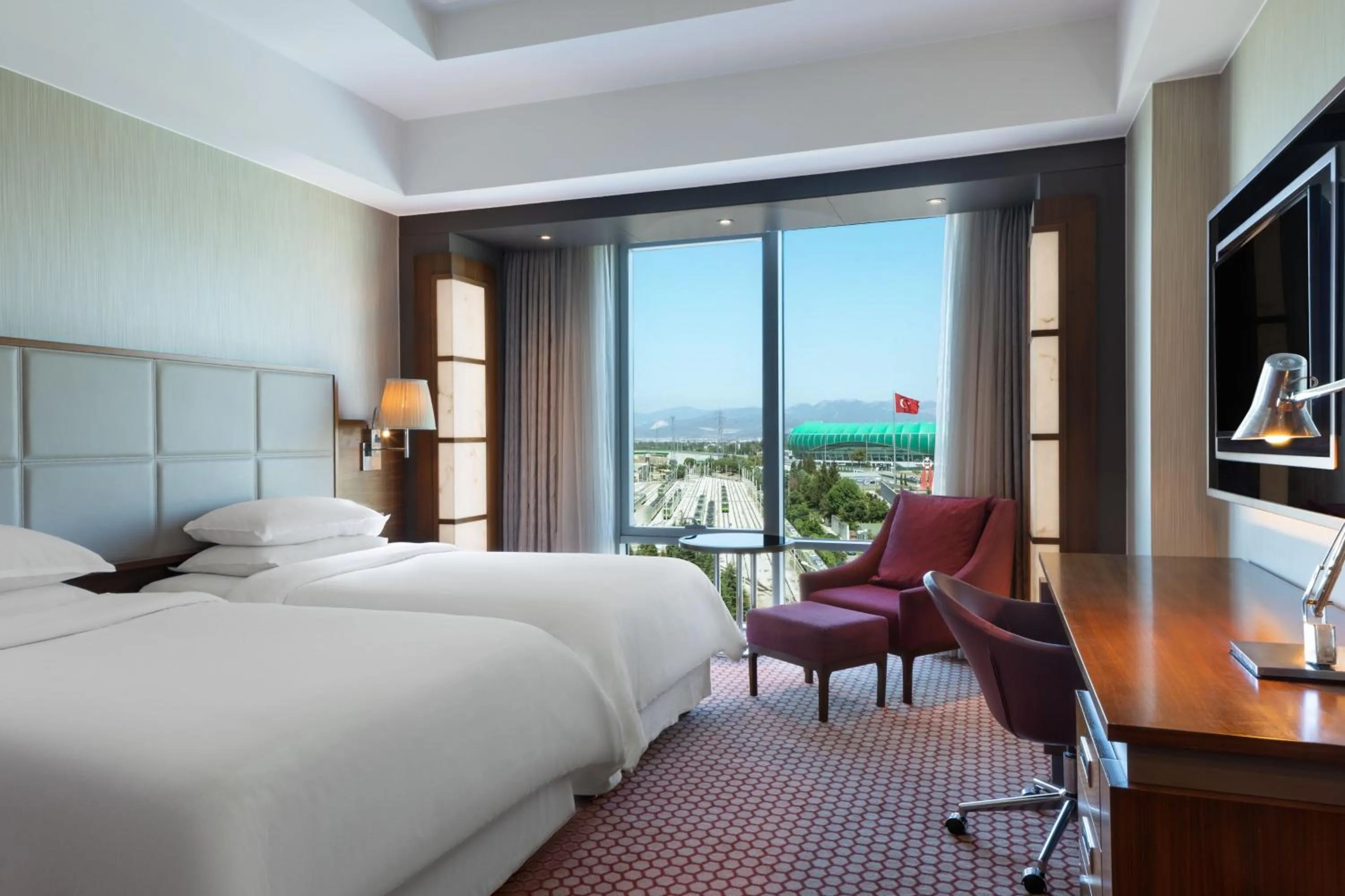 Photo of the whole room, Bed in Sheraton Bursa Hotel