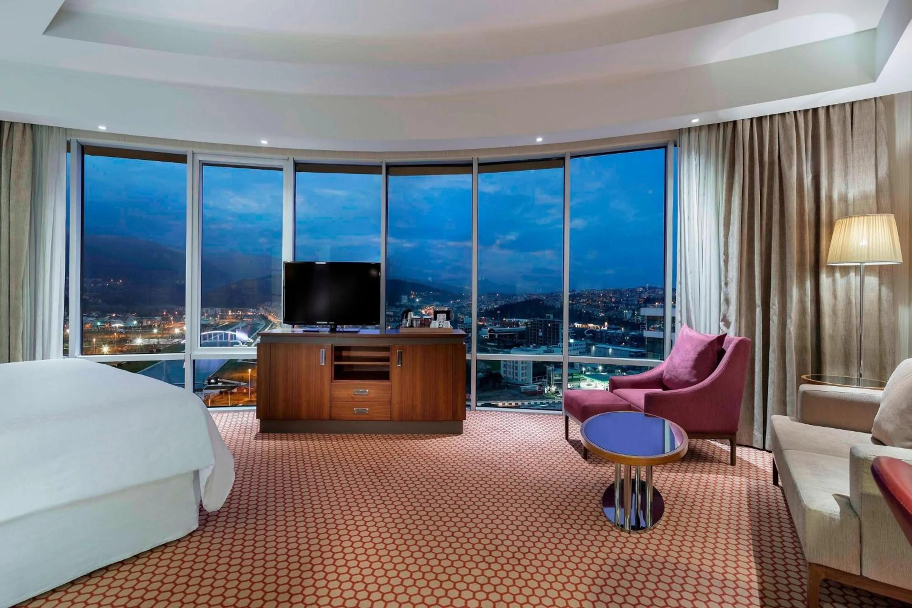 Photo of the whole room, Bed in Sheraton Bursa Hotel