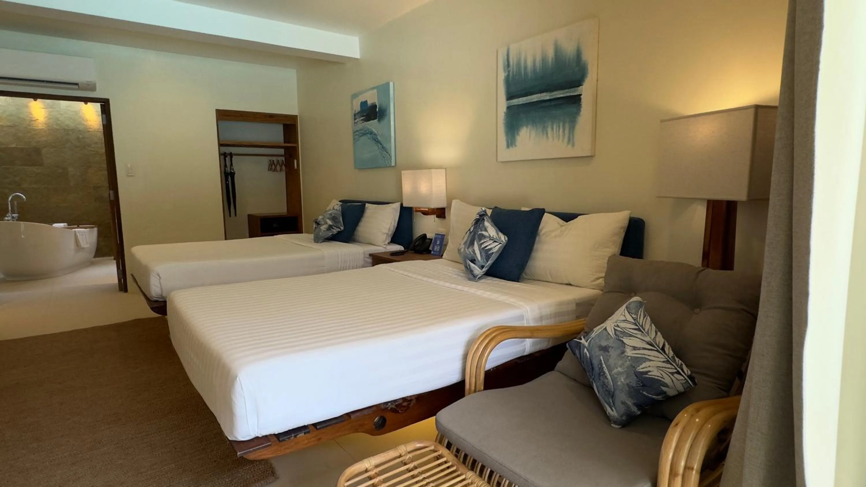 Bedroom, Bed in Bluewater Panglao Beach Resort