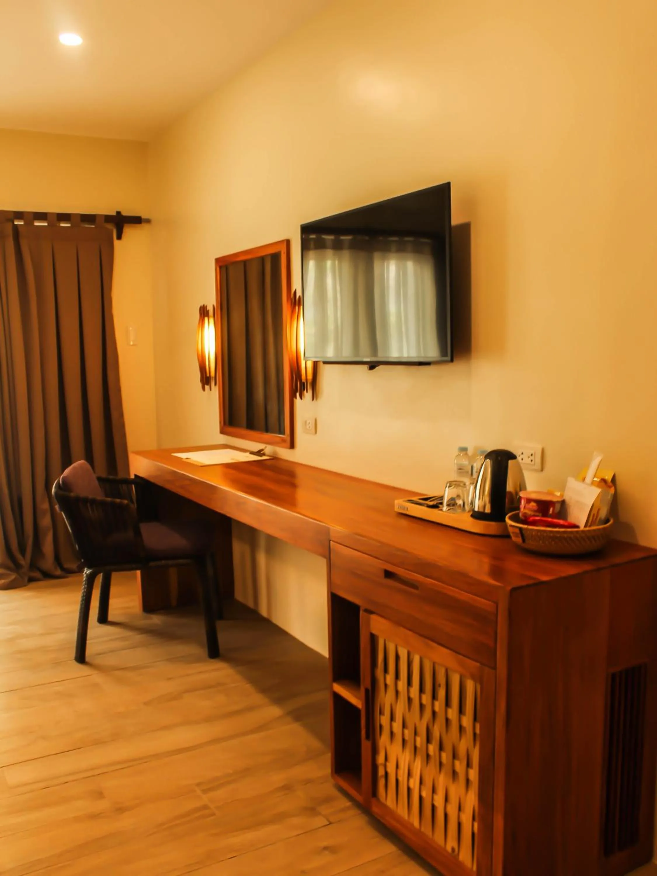 TV and multimedia in Bluewater Panglao Beach Resort