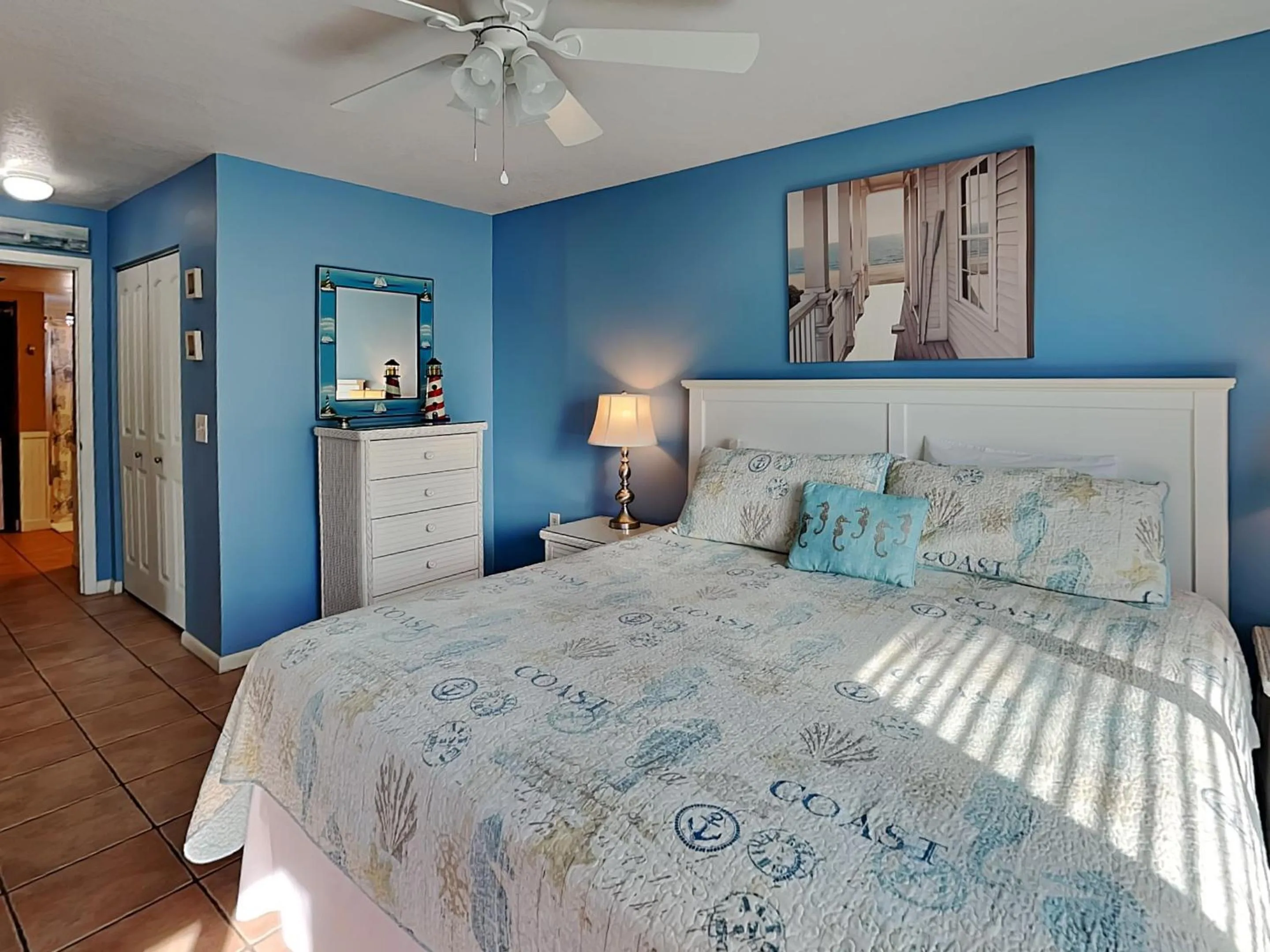 Bed in Ocean Village Club N14