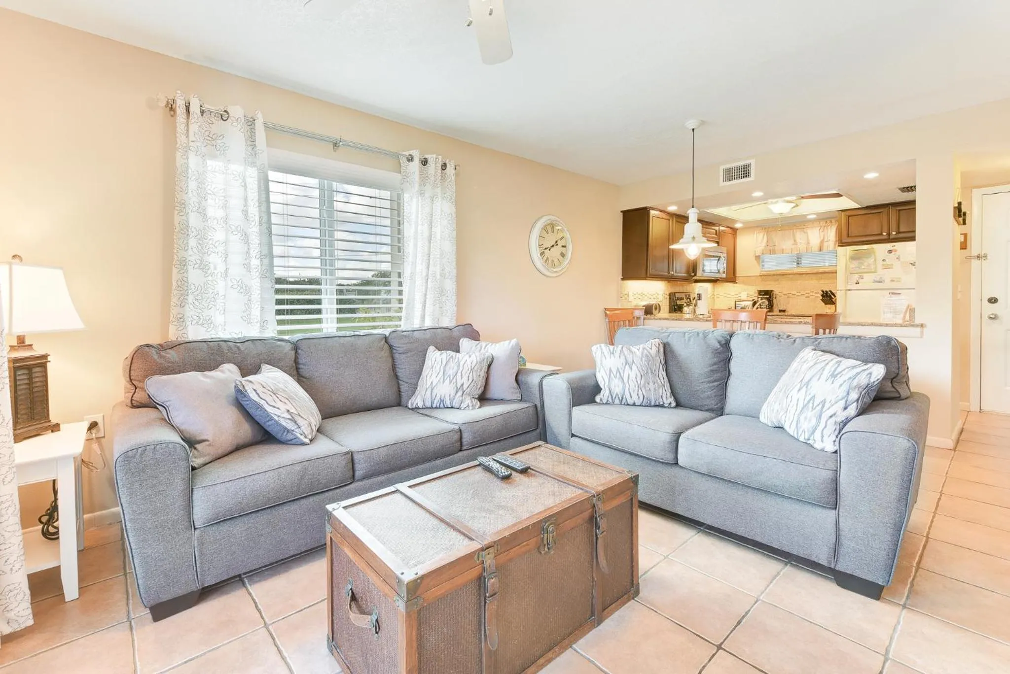 Living room in Ocean Village Club N14