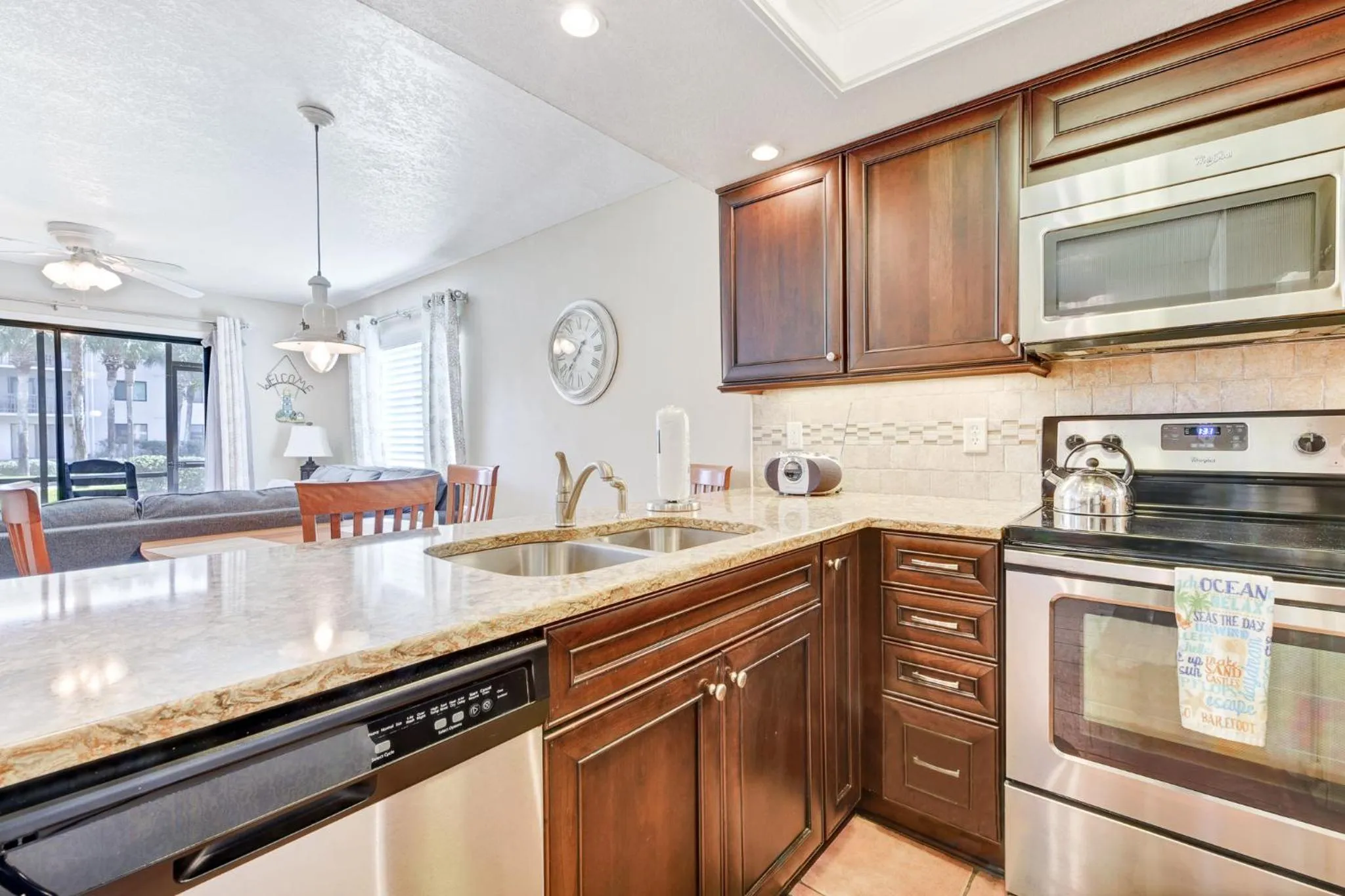 Kitchen or kitchenette in Ocean Village Club N14