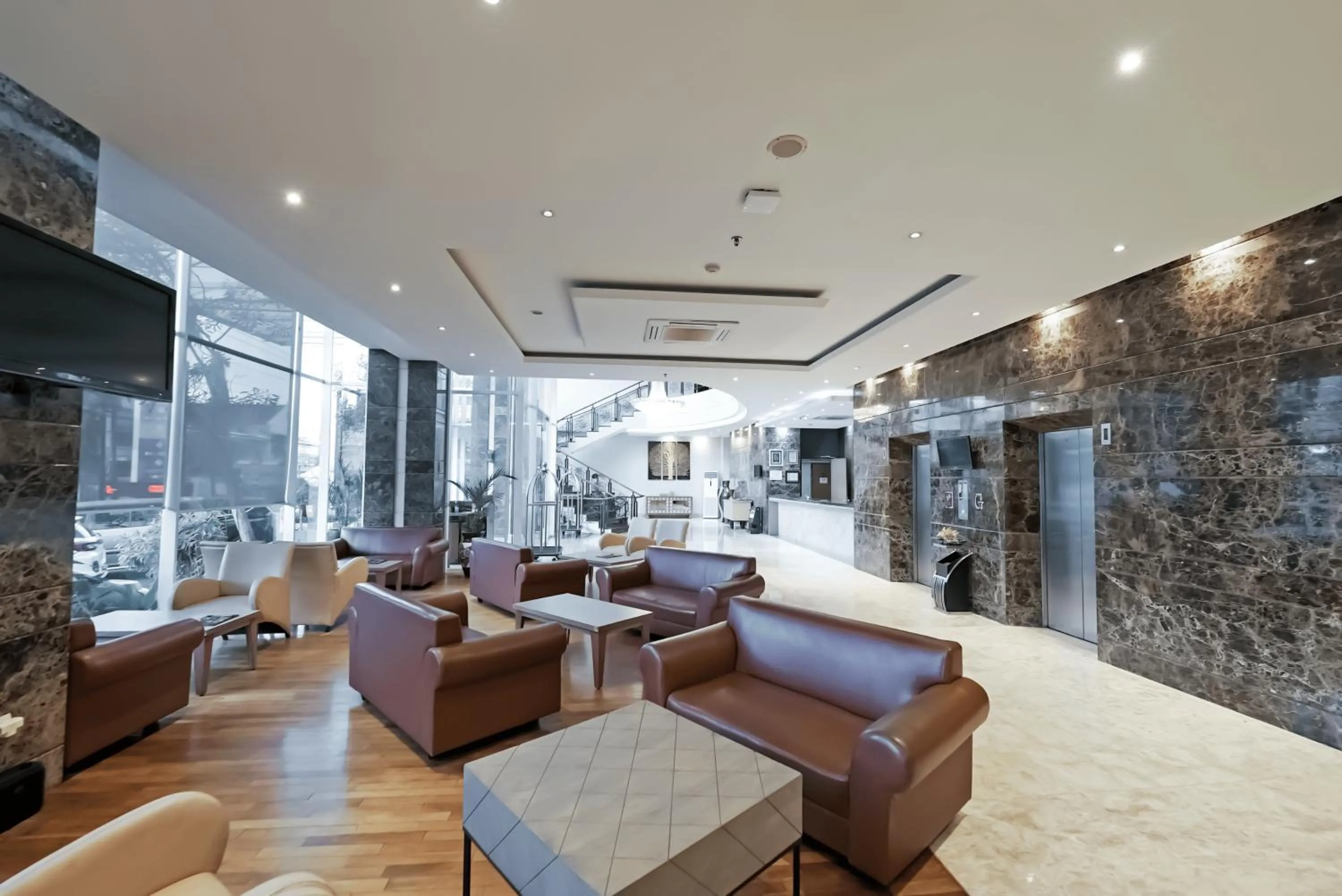 Lounge or bar in Grand Tjokro Yogyakarta