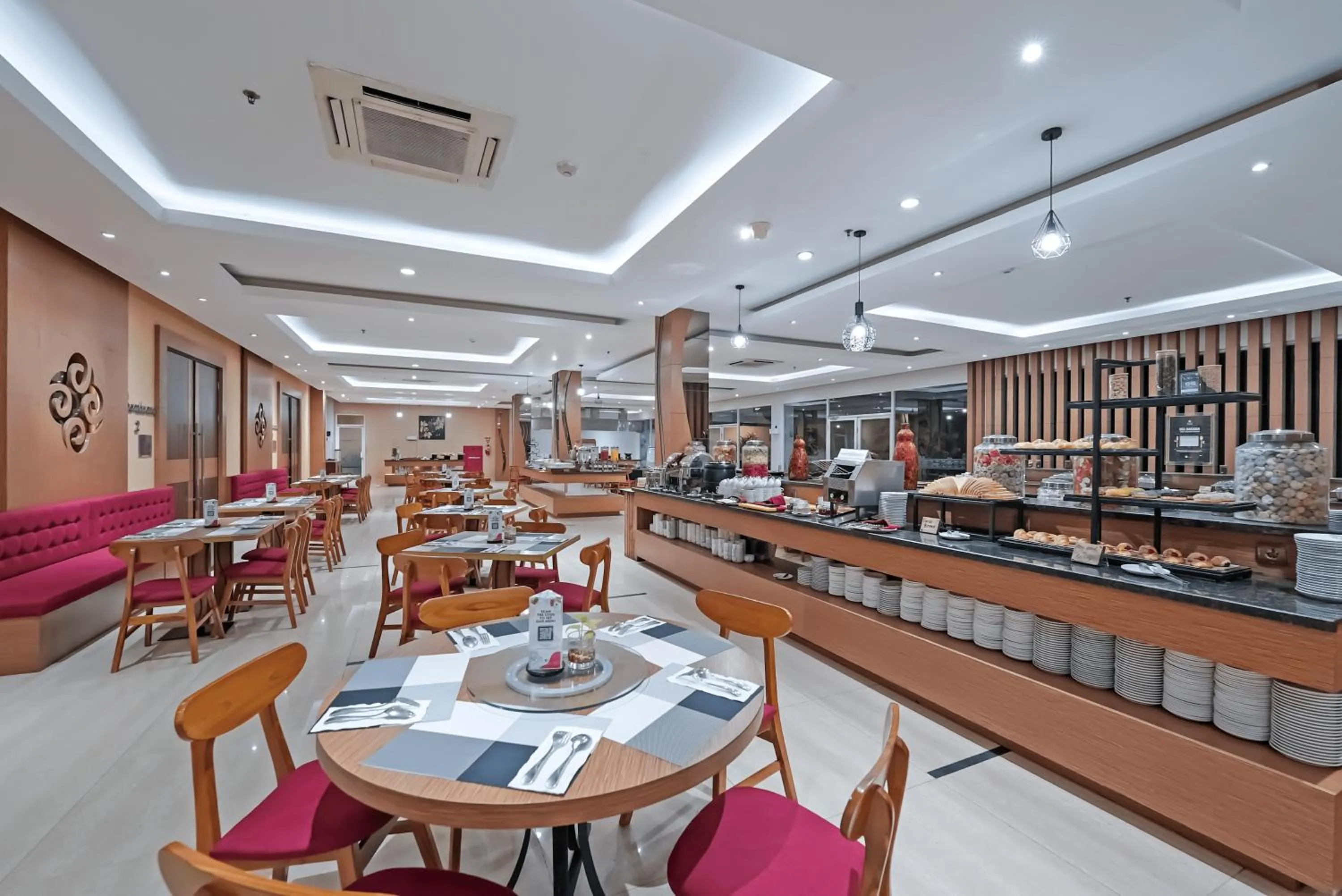 Restaurant/places to eat in Grand Tjokro Yogyakarta