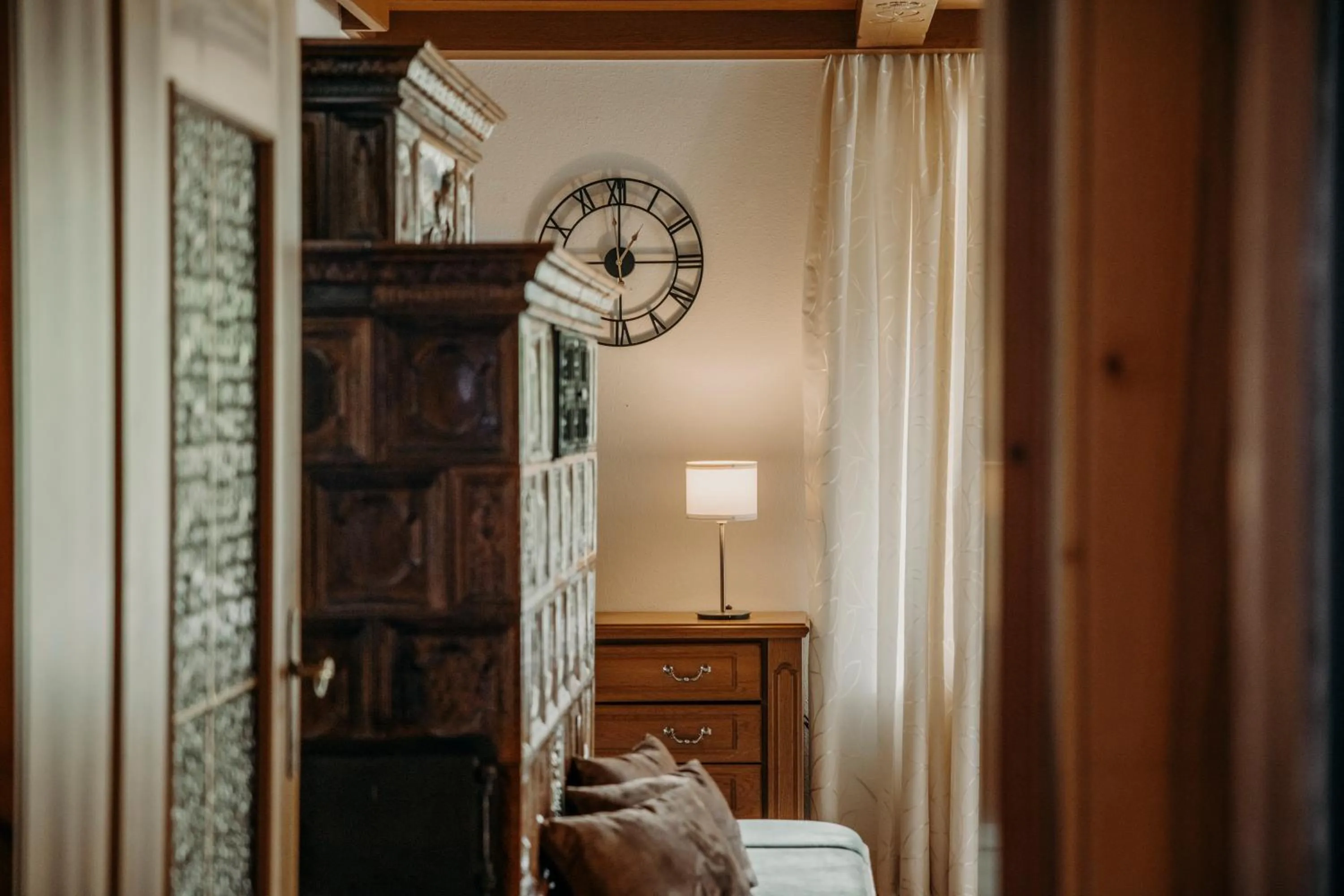 Living room, Bed in Lerchs Landhotel
