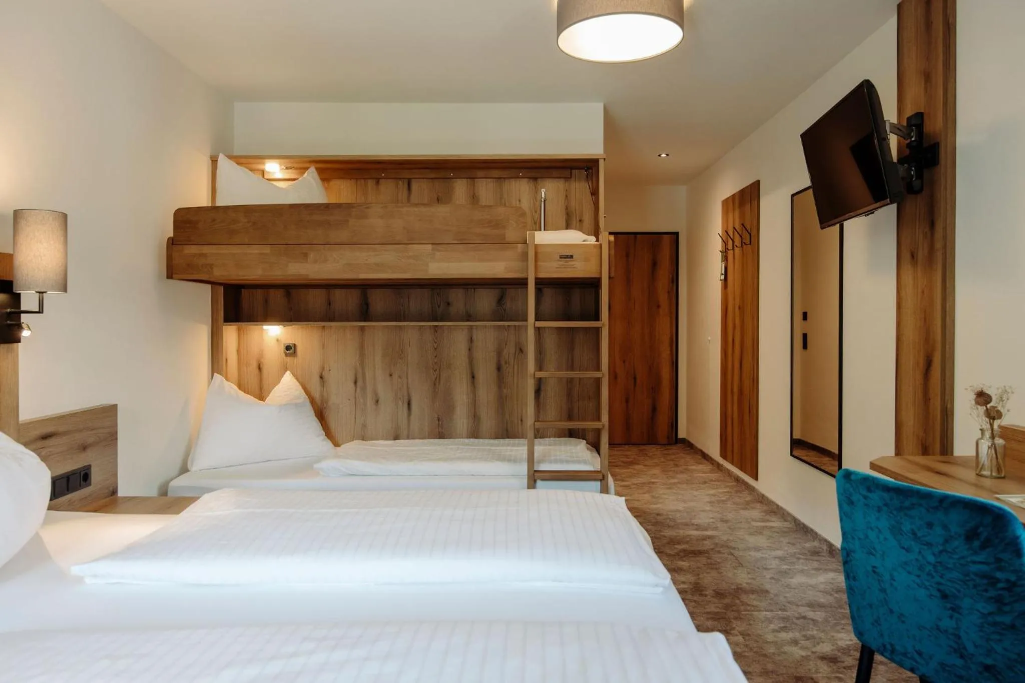 Bedroom, Bed in Lerchs Landhotel