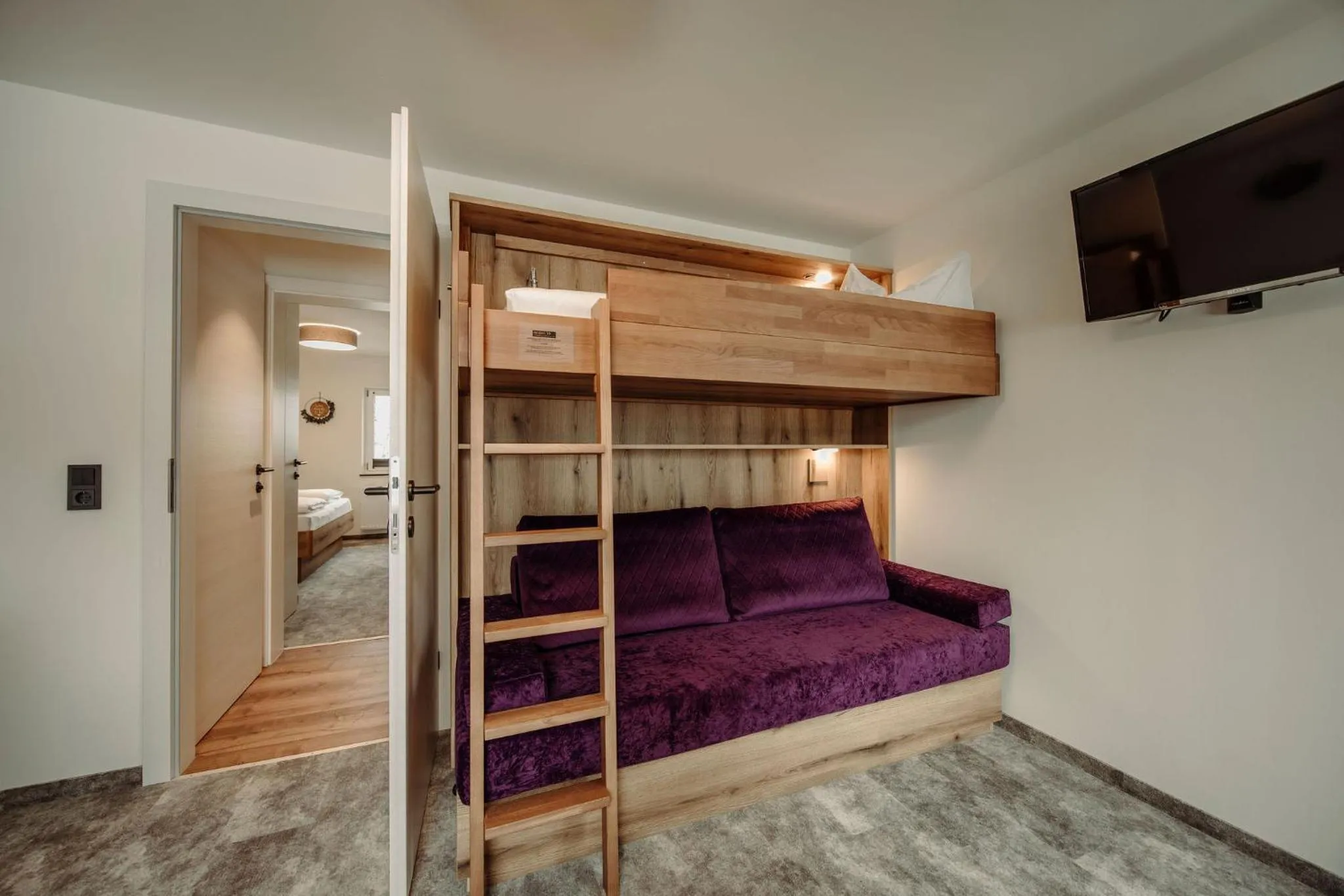 Bedroom, Bed in Lerchs Landhotel