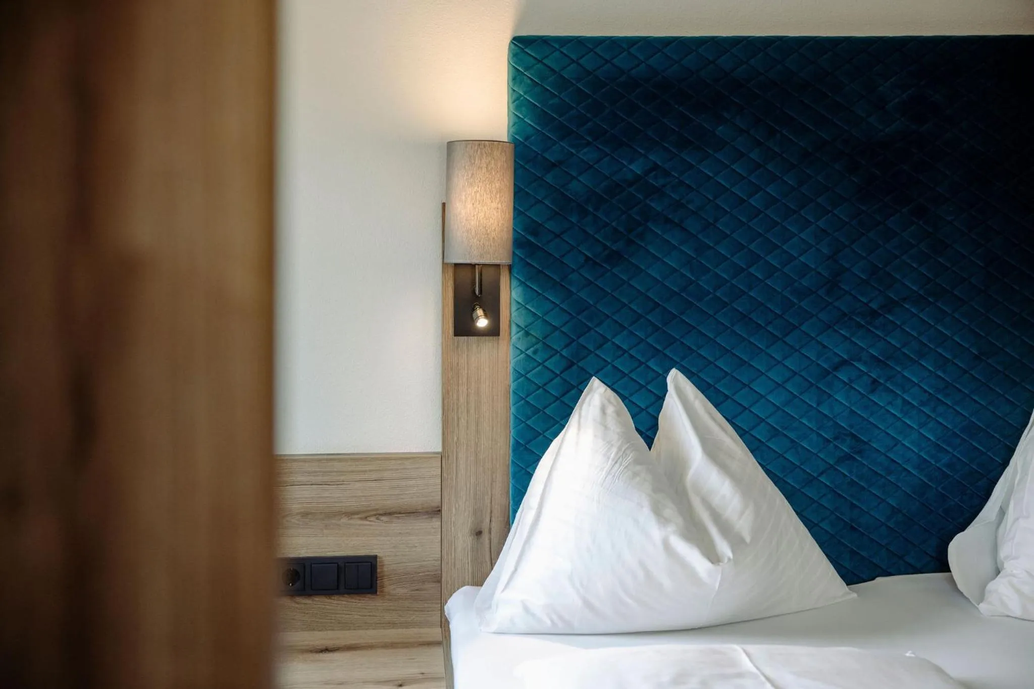 Bedroom, Bed in Lerchs Landhotel