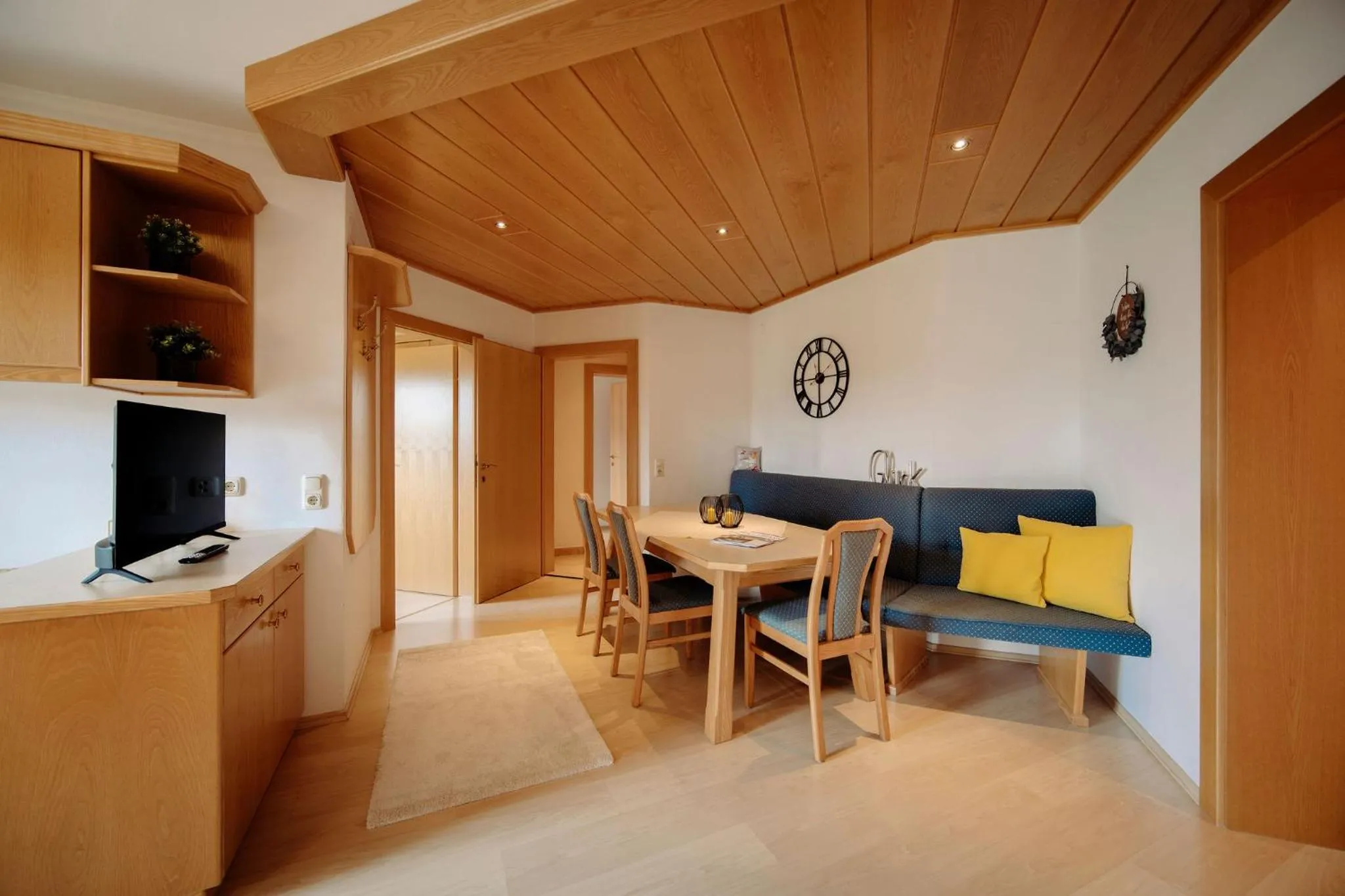 Kitchen or kitchenette in Lerchs Landhotel