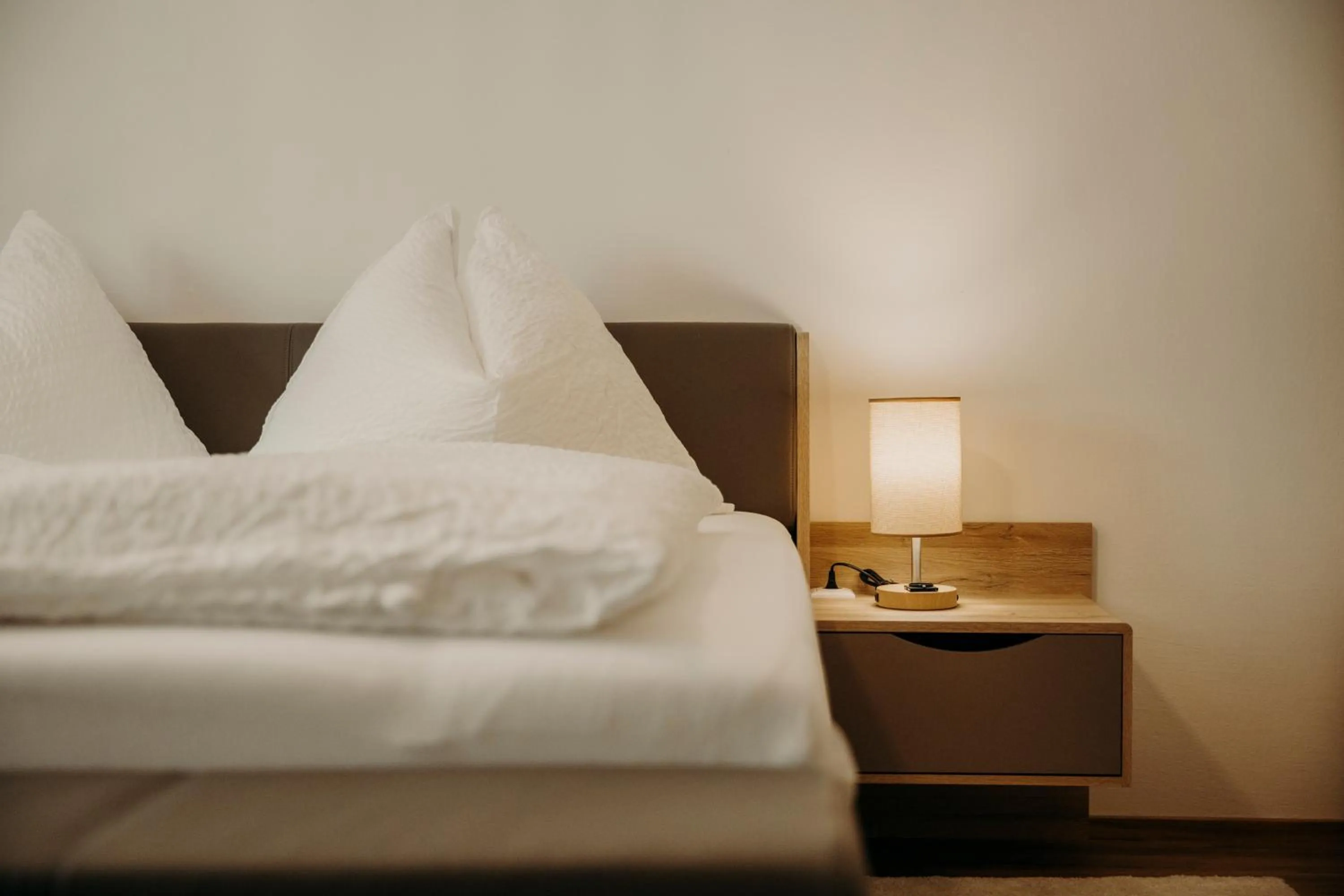 Bedroom, Bed in Lerchs Landhotel