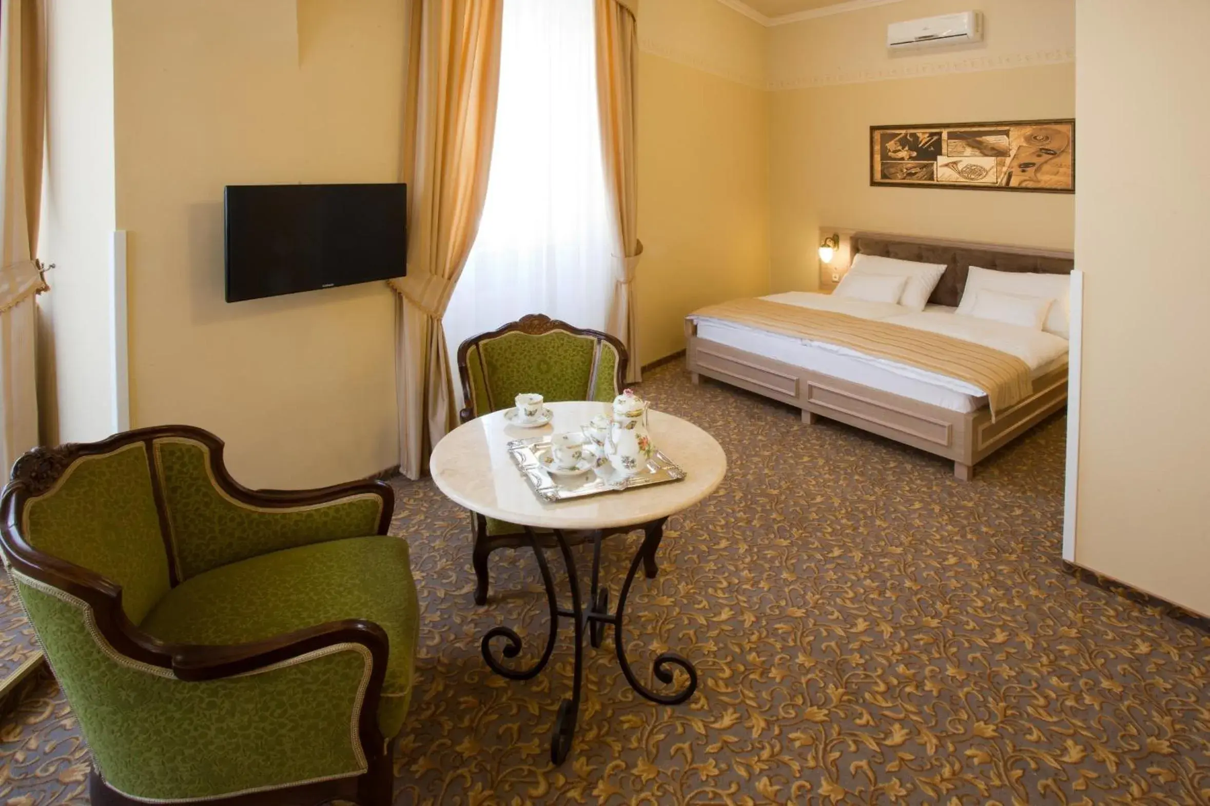 Suite in Barokk Hotel Promenád Suite in Barokk Hotel Promenád