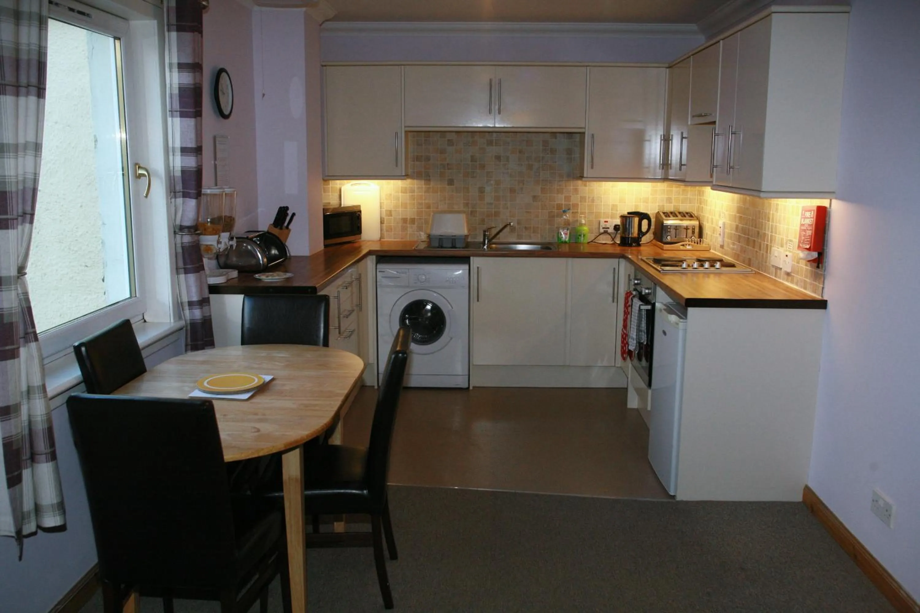 Coffee/tea facilities in Glenlochy Nevis Bridge Apartments