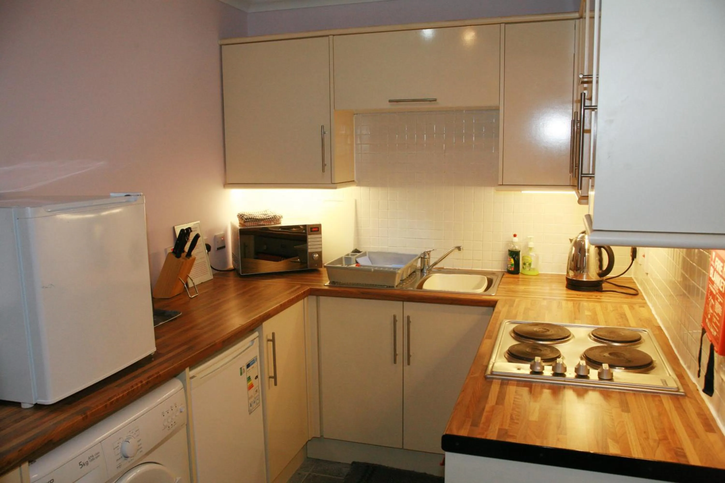 Coffee/tea facilities in Glenlochy Nevis Bridge Apartments