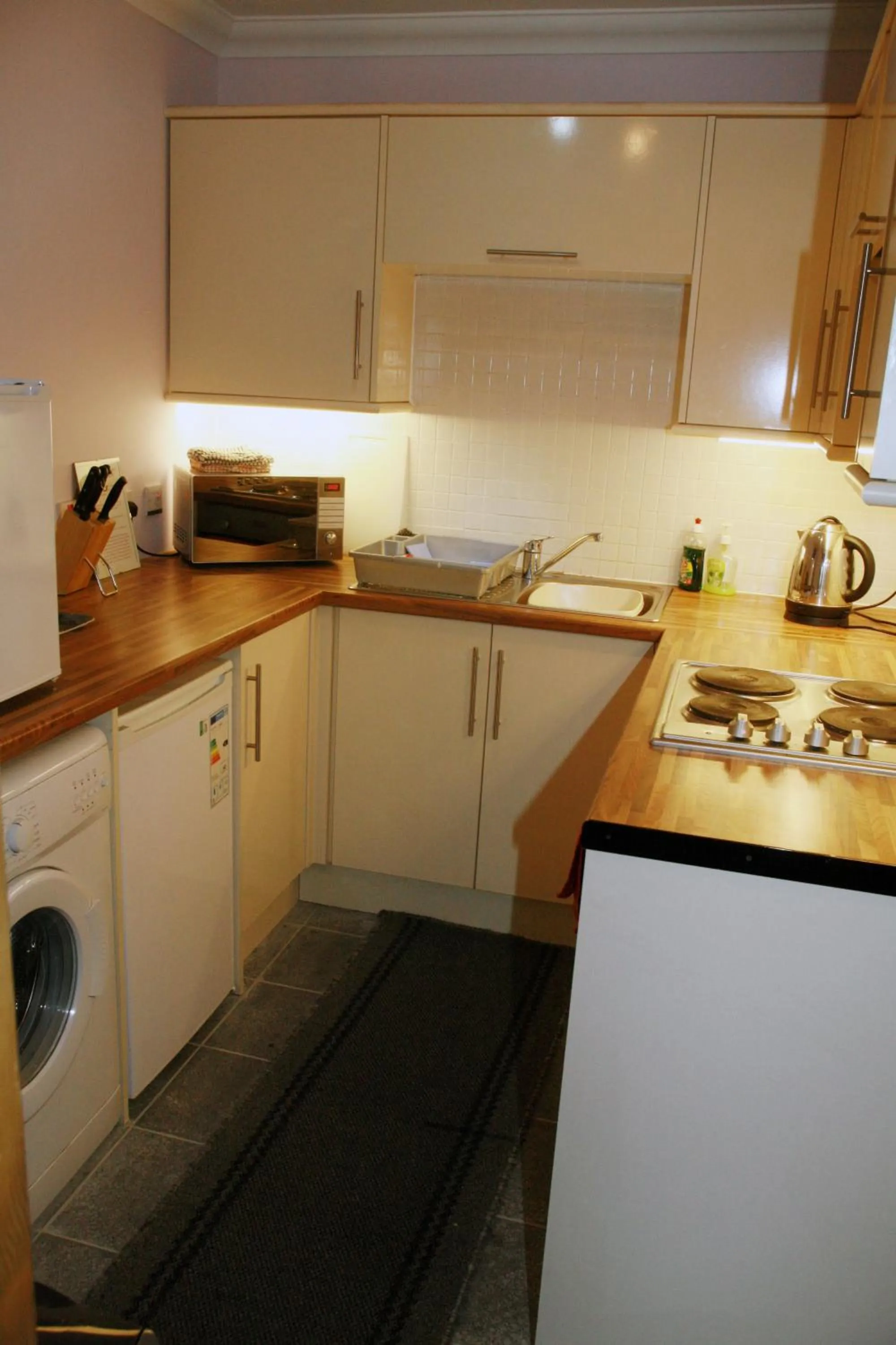 Coffee/tea facilities in Glenlochy Nevis Bridge Apartments