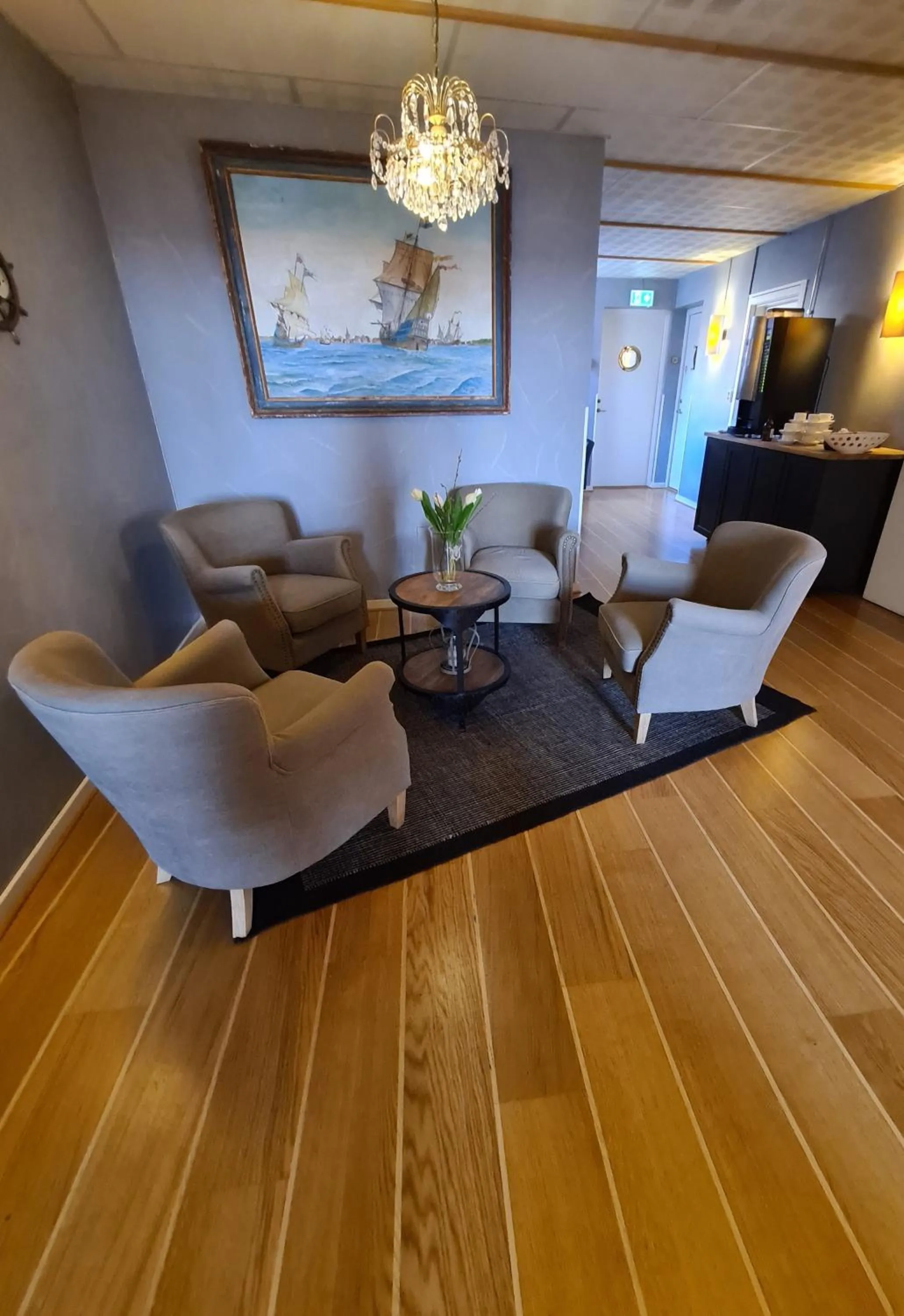 Seating area in Hamnhotellet Kronan