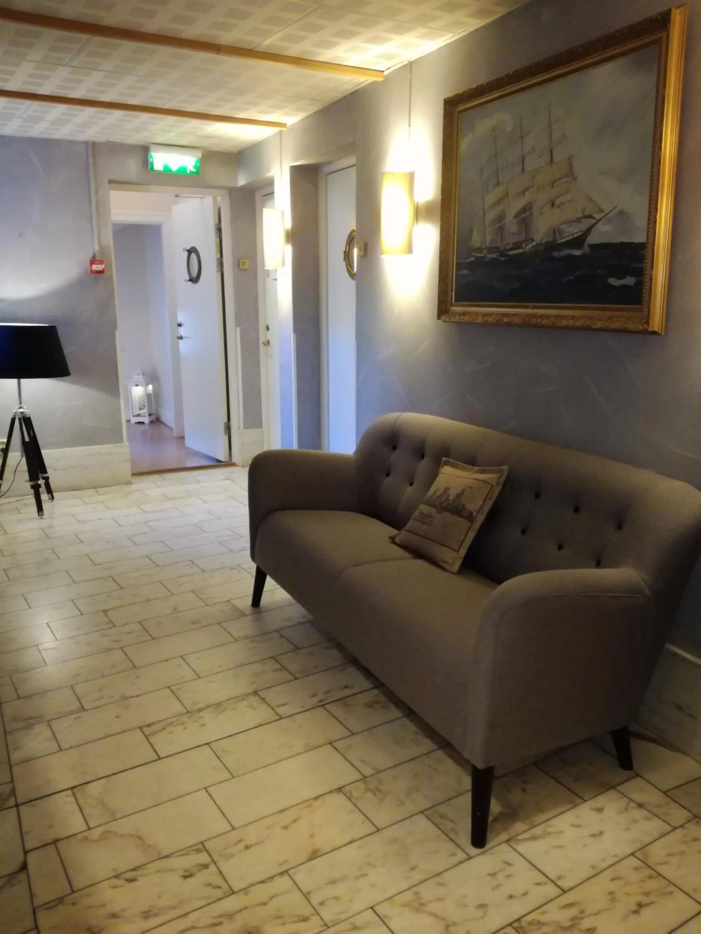 Seating area in Hamnhotellet Kronan