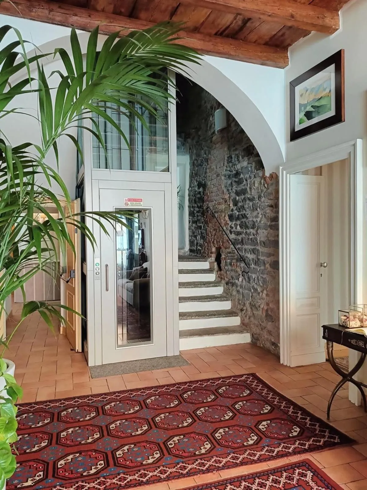 elevator in Hotel Borgo Antico